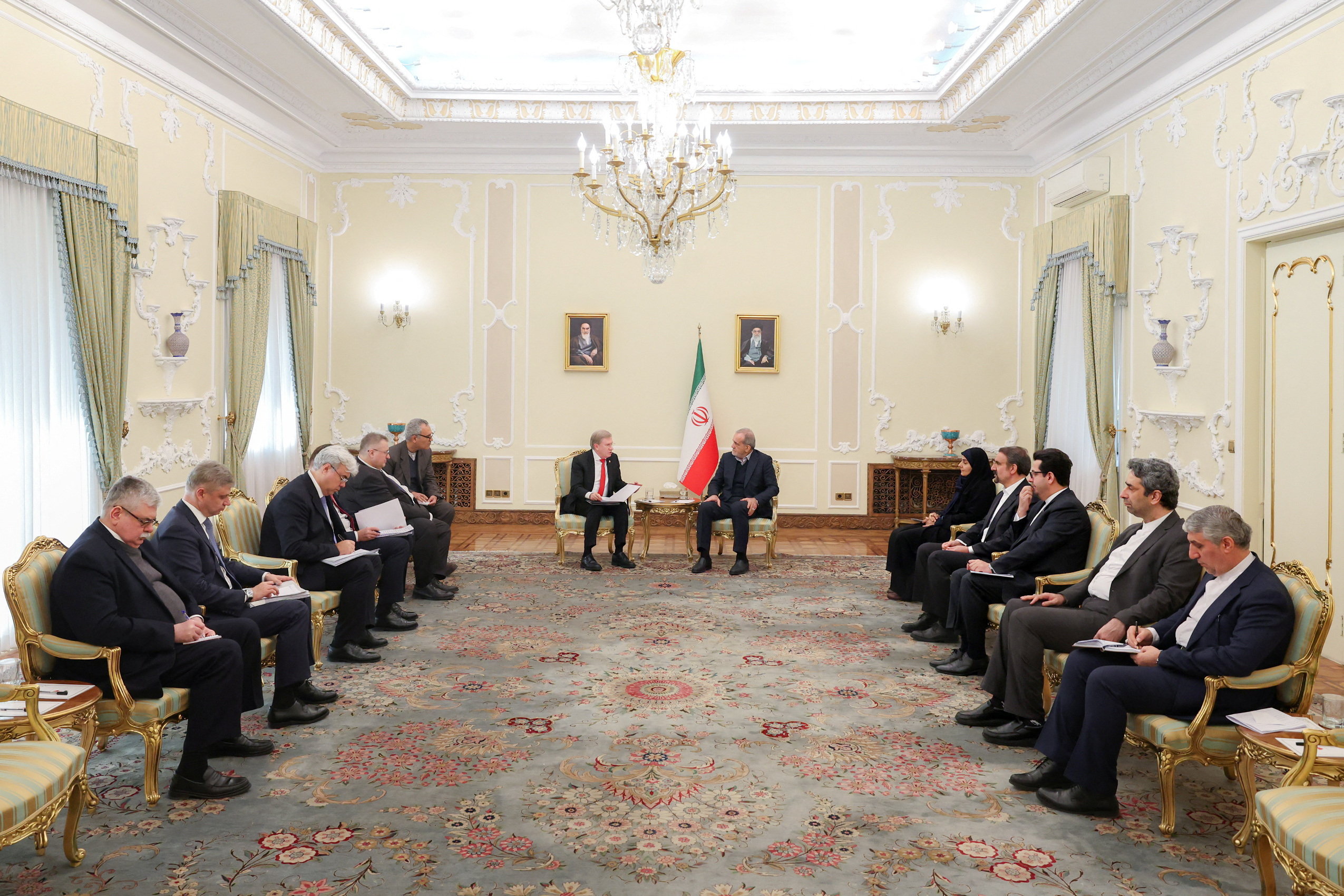 image Russian delegation invites Iran&#8217;s president to visit, Iranian media reports say