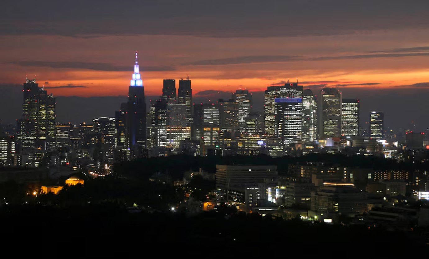 image Japan&#8217;s budget to hit record, but with reduced new bond issuance