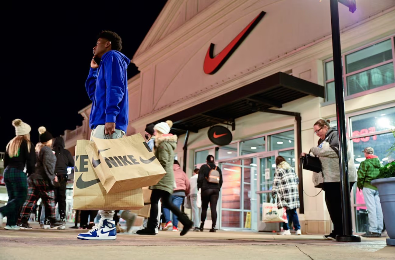 image Nike pledges return to basics, Wall Street cautious