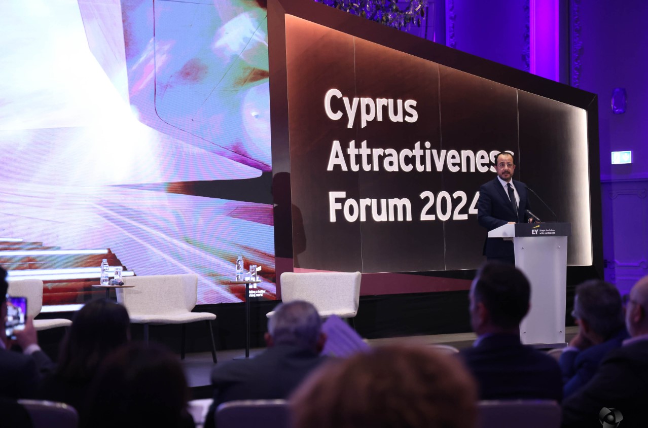 image Government committed to attracting investments, president says