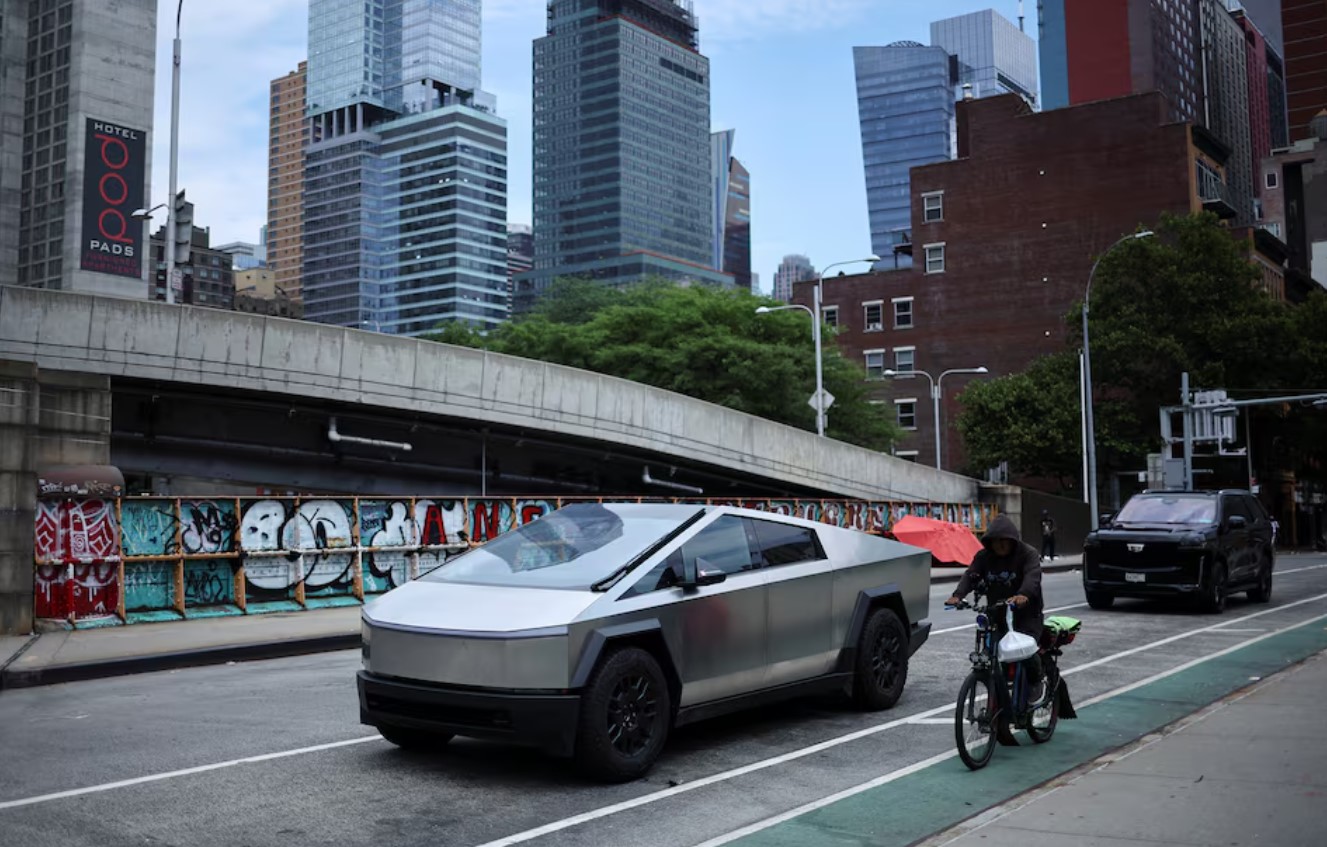 image Musk says Tesla testing driverless Model Y cars in Austin, aiming June delivery