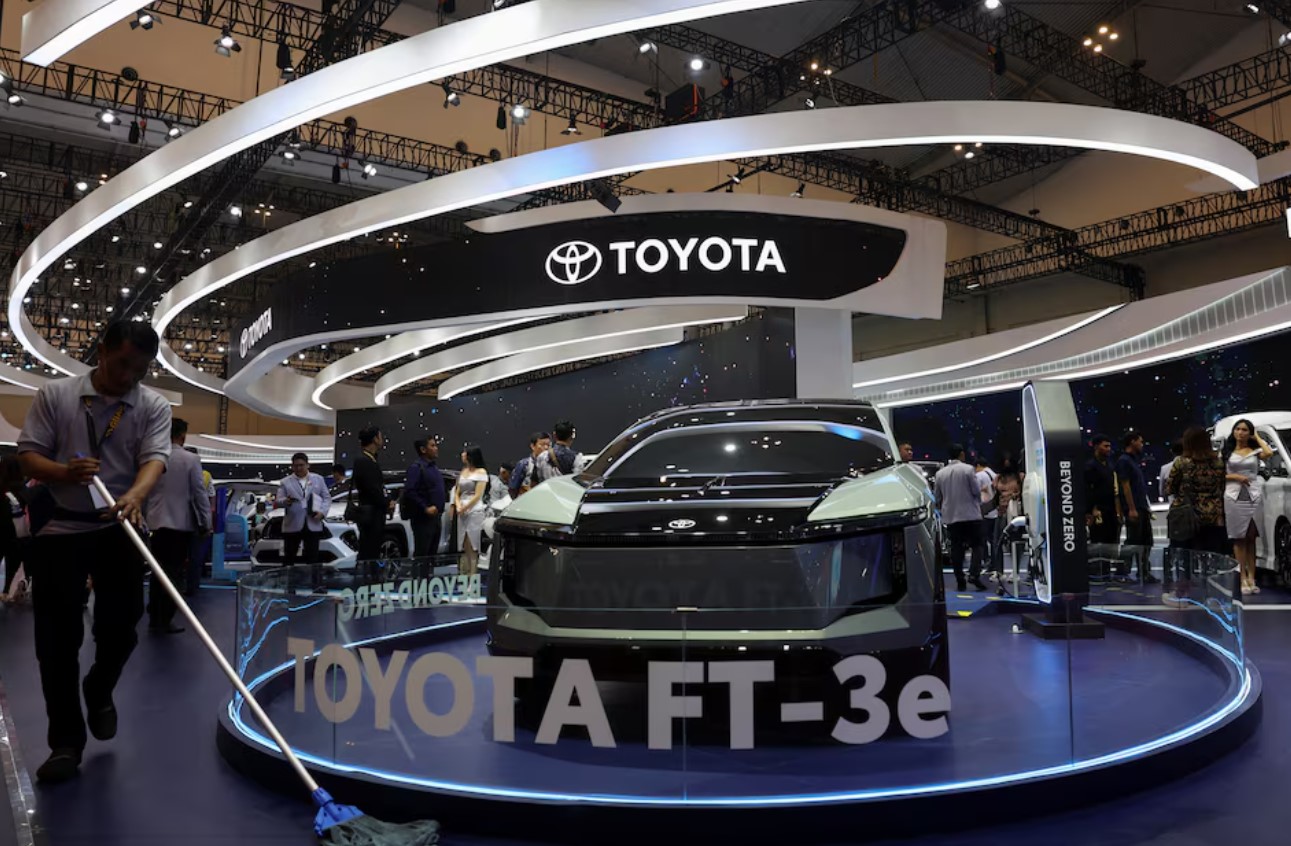 image Toyota global production down for 10th month despite rising sales