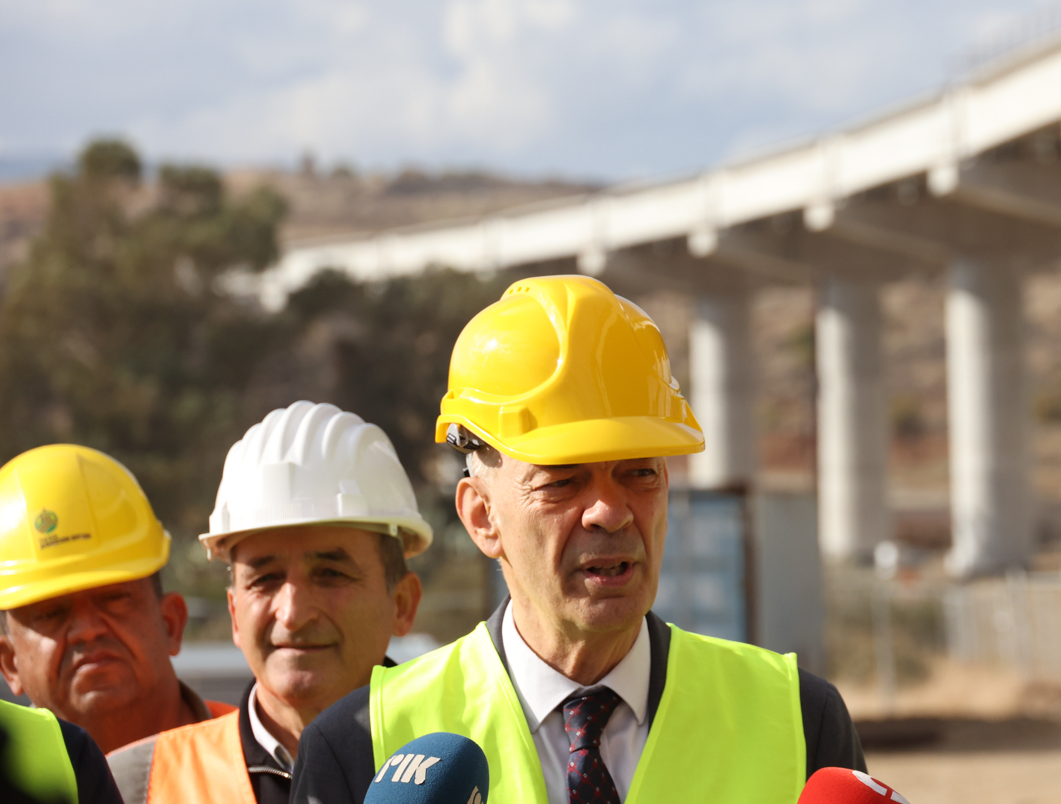 image New highway to mountains ‘on schedule’