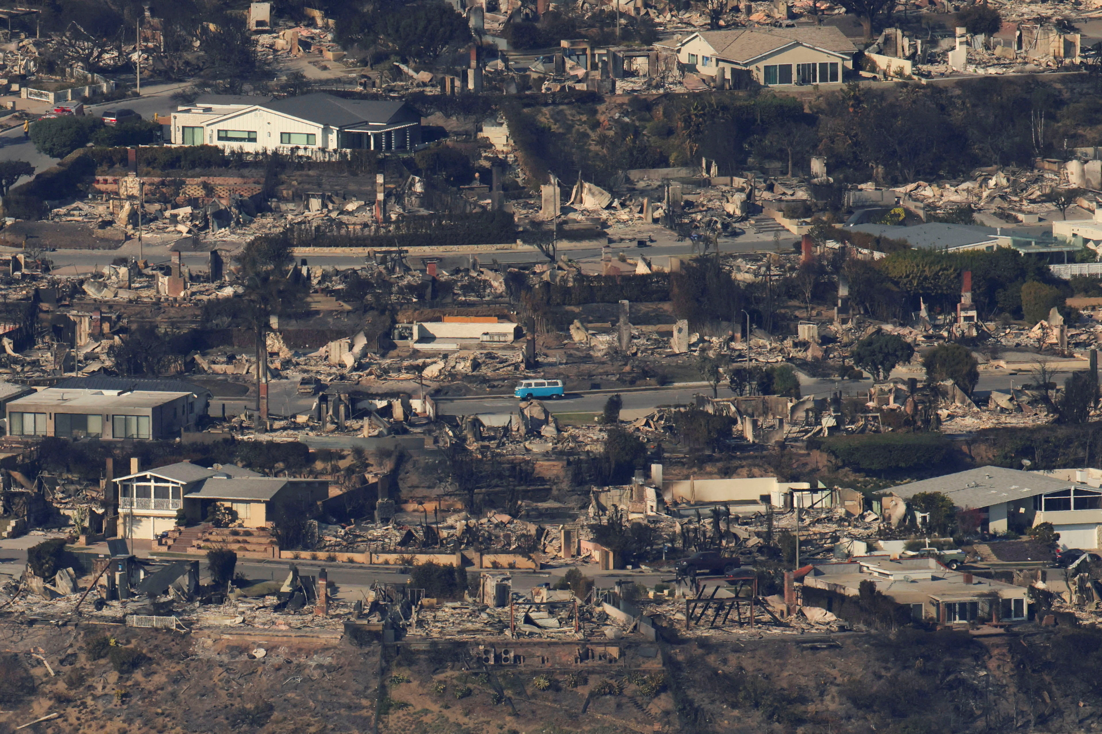 image Los Angeles wildfires spark insurance anxiety among victims