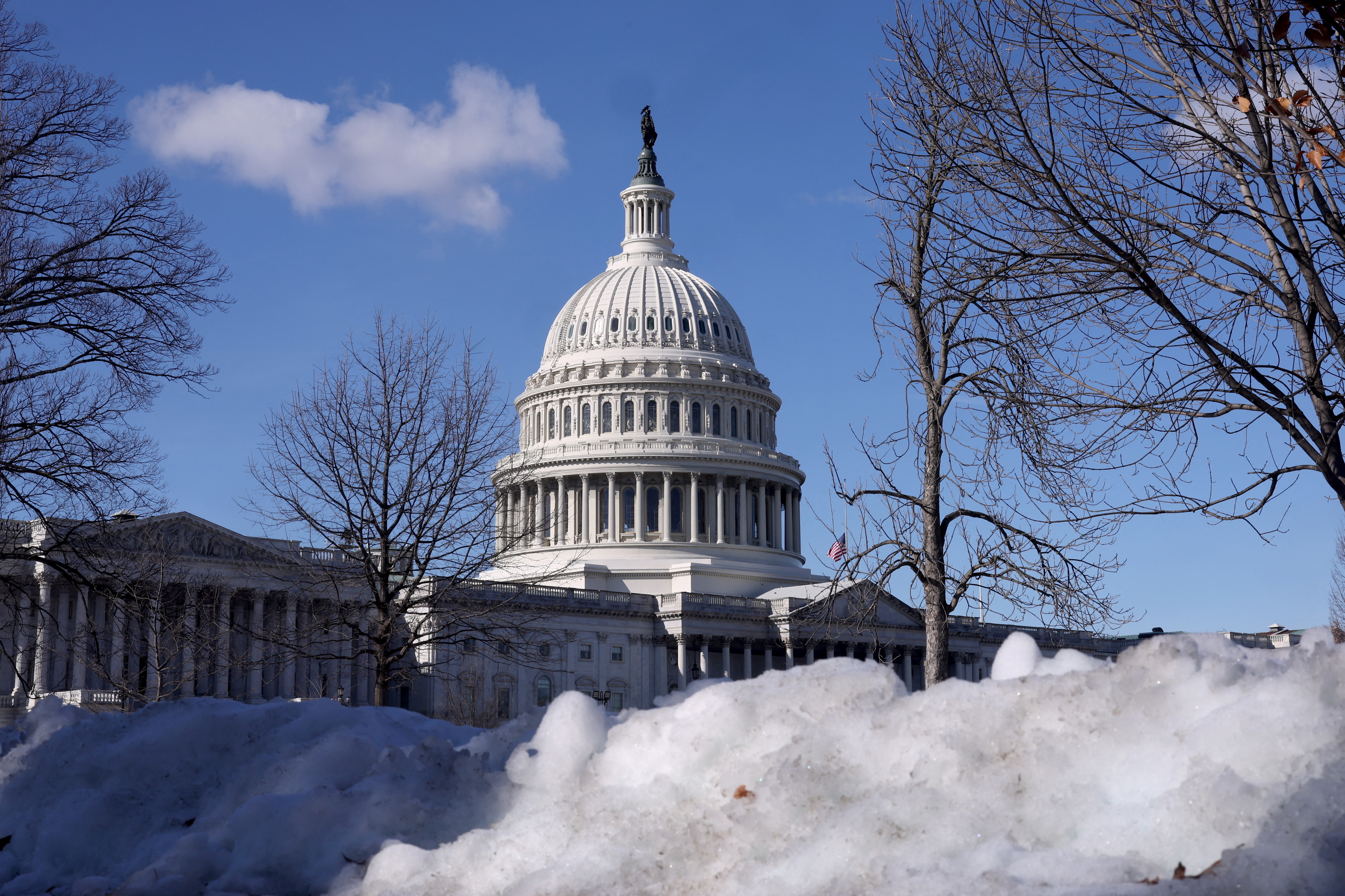 image Trump moves inauguration indoors due to freezing temperatures