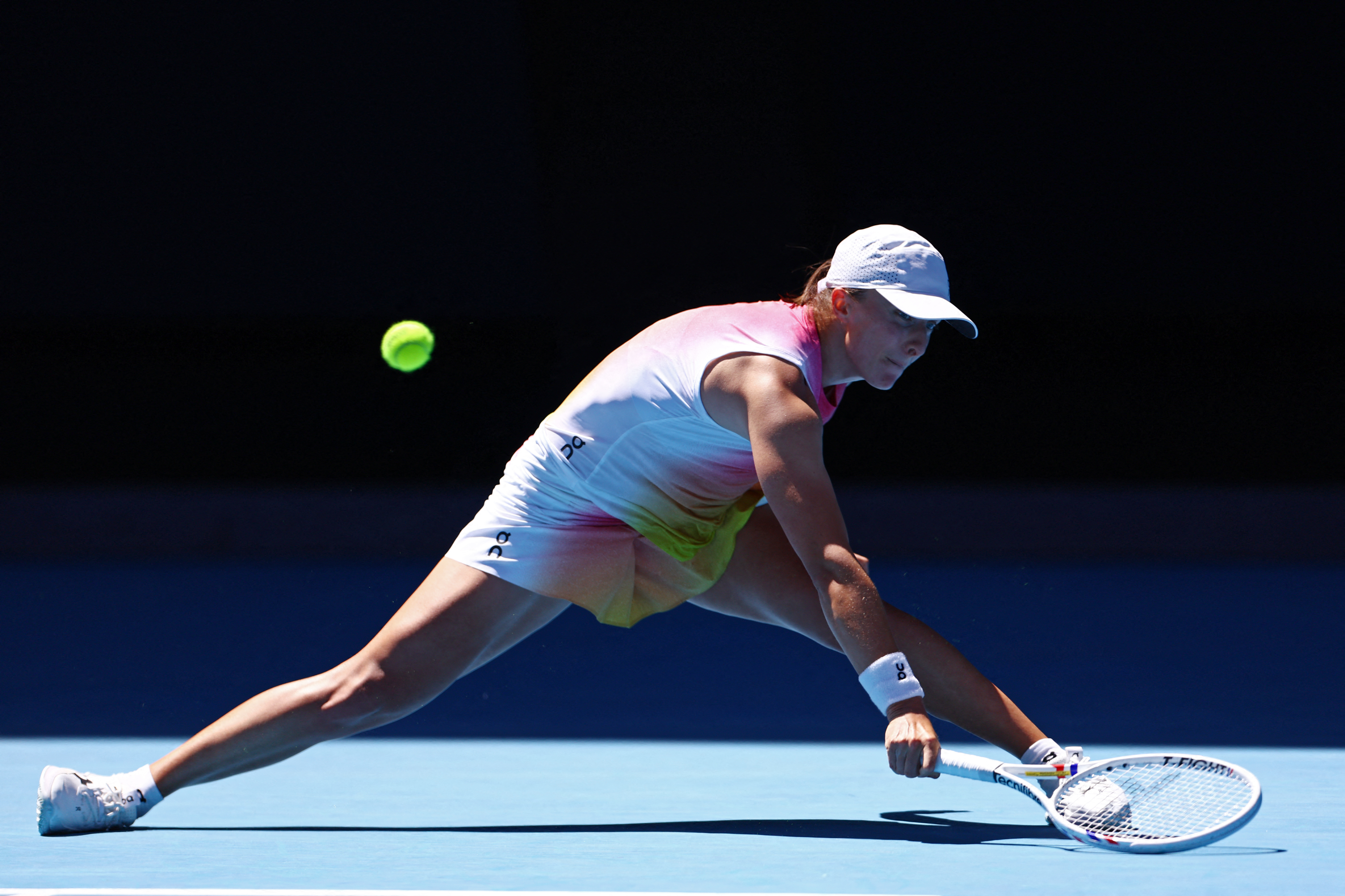 image Swiatek locks in Keys semi-final as Shelton shines