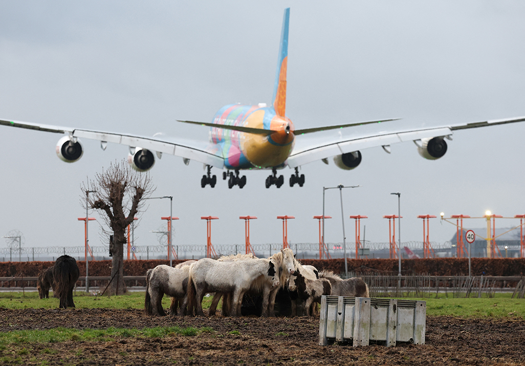 image Chancellor puts new Heathrow runway at heart of growth push