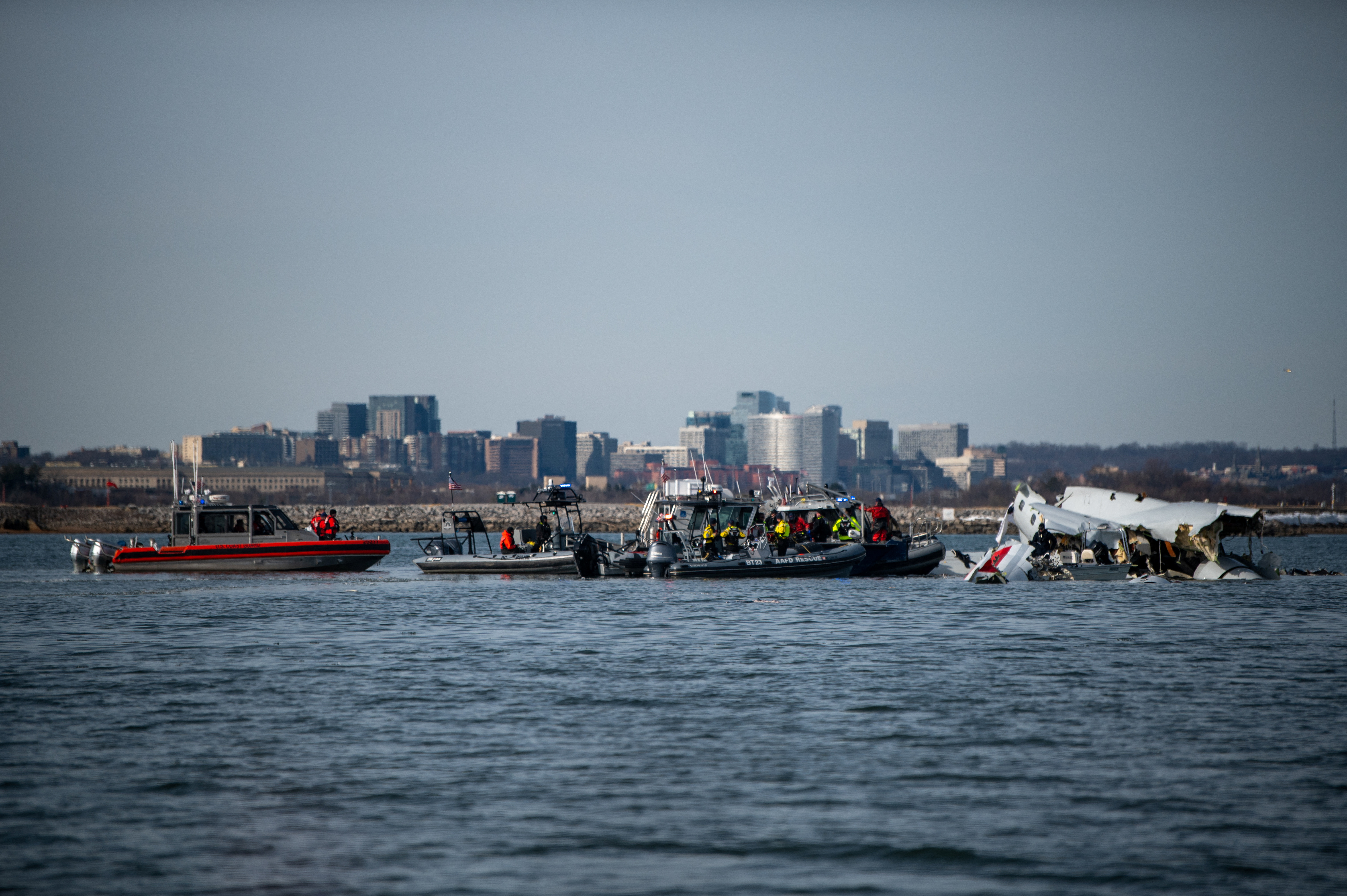 image Investigators find black boxes after deadly Washington plane crash, continue search for answers