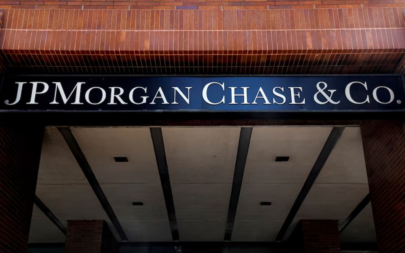 image US bank profits likely boosted by higher deal fees, trading