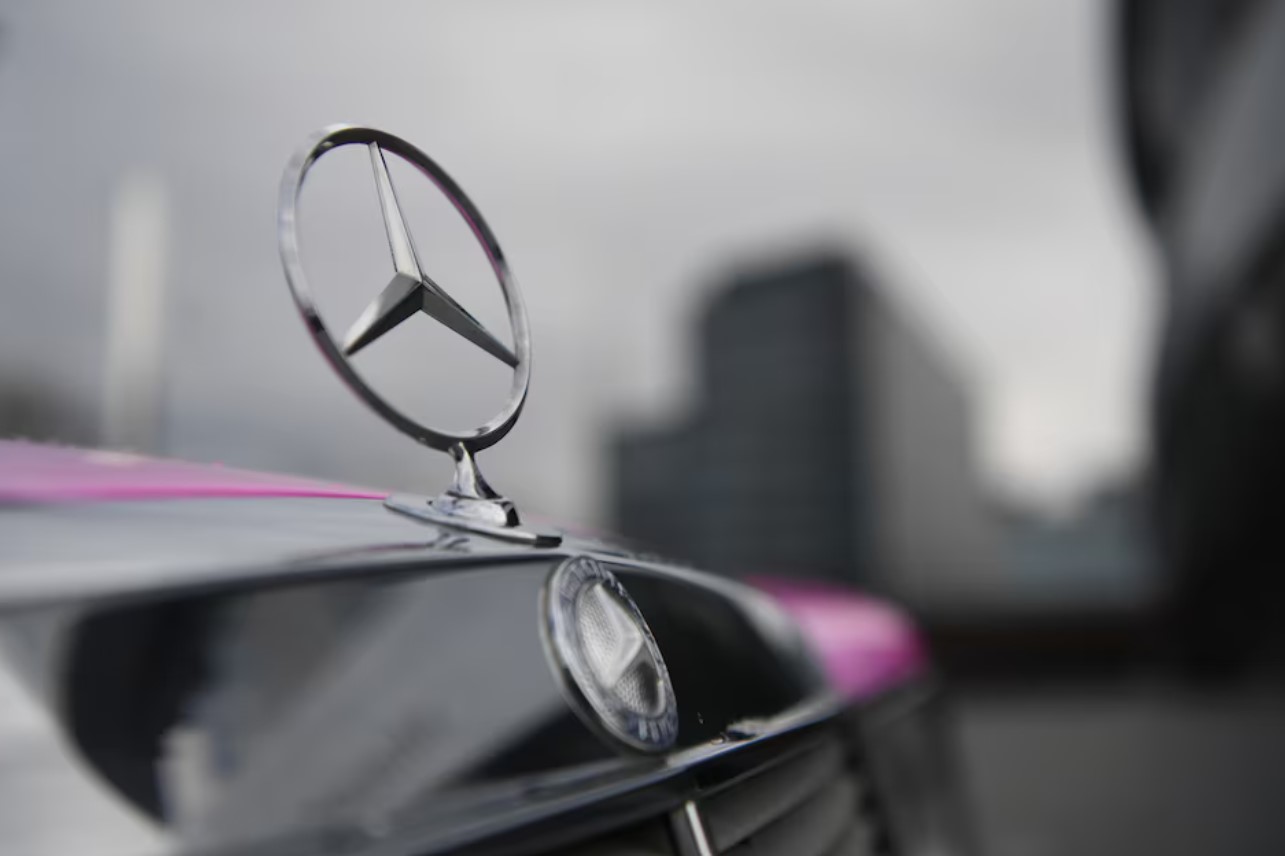 image Mercedes-Benz 2024 car sales fall in tough year for automakers