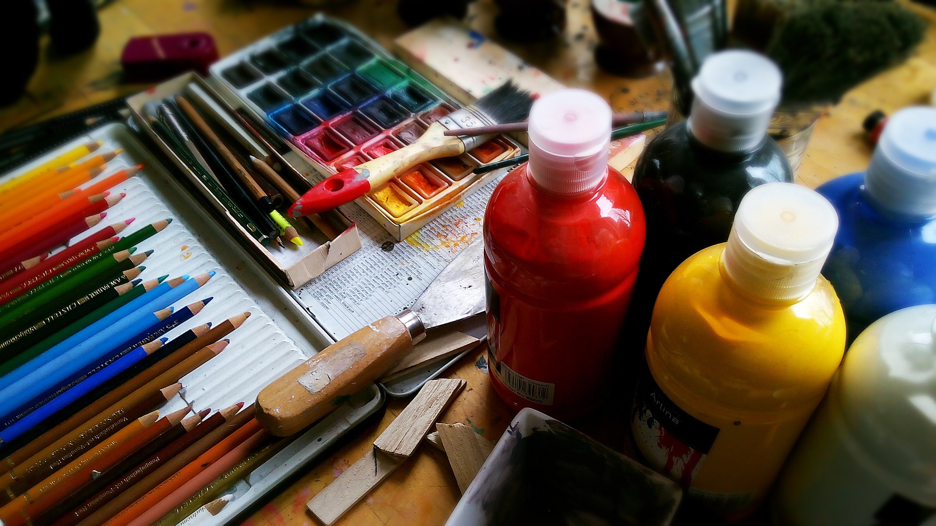 image Man arrested for robbing painting workshop
