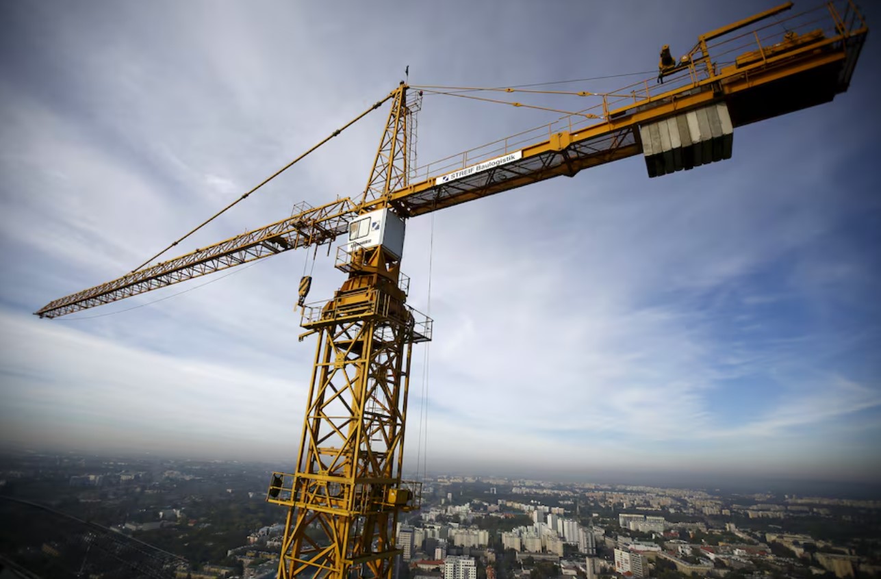 image Poland&#8217;s manufacturing PMI falls in December but outlook improves