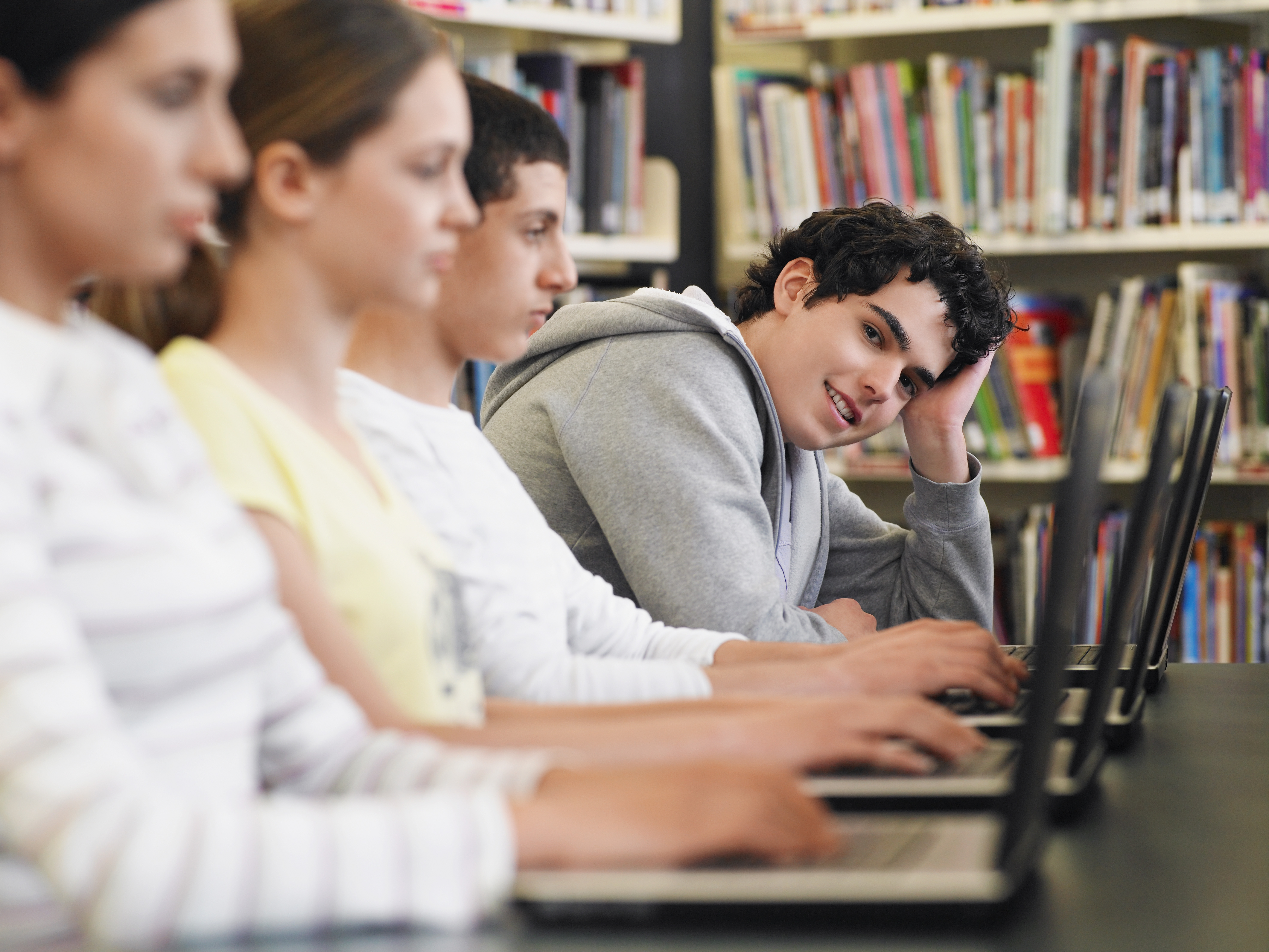 image Education committee calls for new school hours to relieve traffic