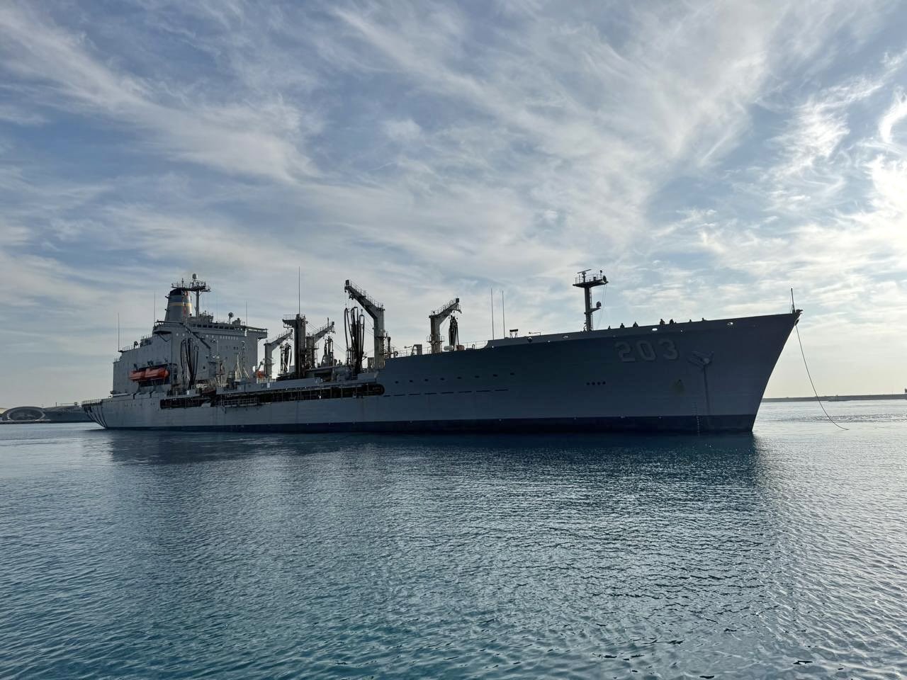 image USS Laramie arrives in Cyprus