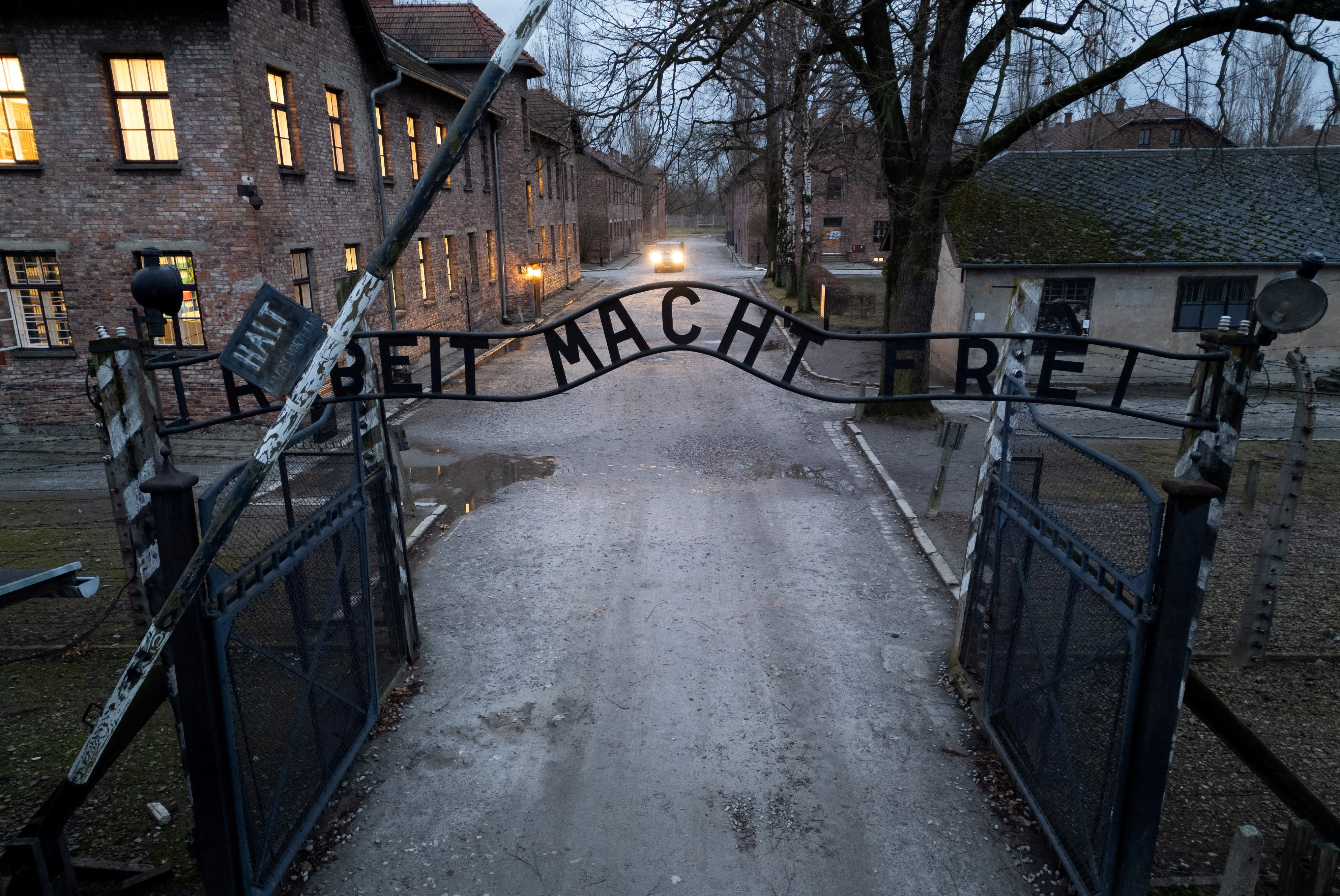 image Putin says ignoring Soviet role in liberation of Nazi death camps is shameful