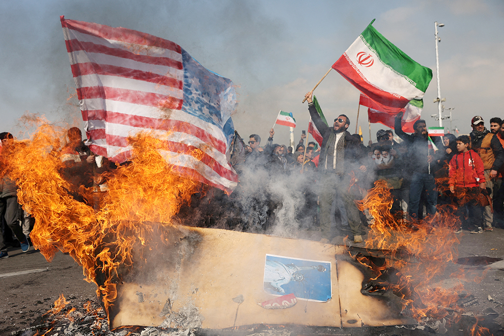 image Iran threatens to strike US bases in region if military conflict arises
