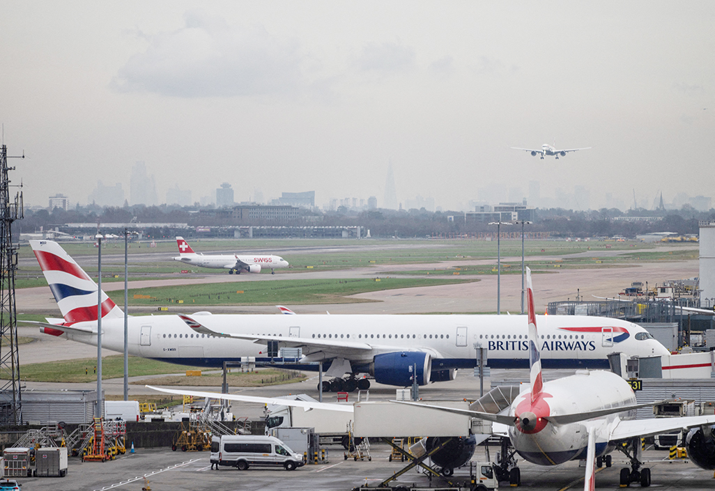 image Heathrow Airport says slowing growth shows need for new runway