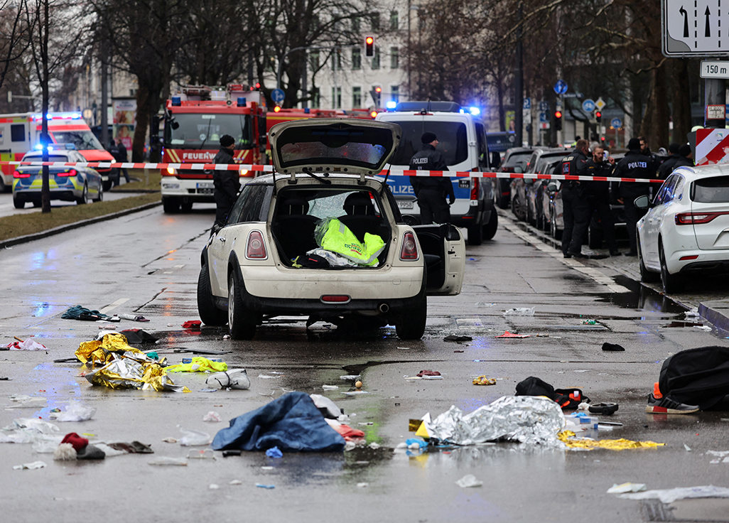 image Dozens hurt in suspected car ramming attack in Munich 