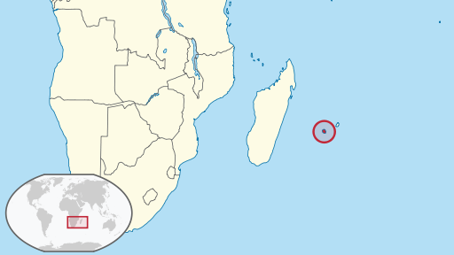 image Reunion issues highest threat warning as cyclone approaches, authorities say