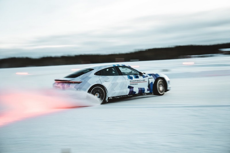 image Porsche Taycan sets Guinness World record for 17km nonstop drive on ice