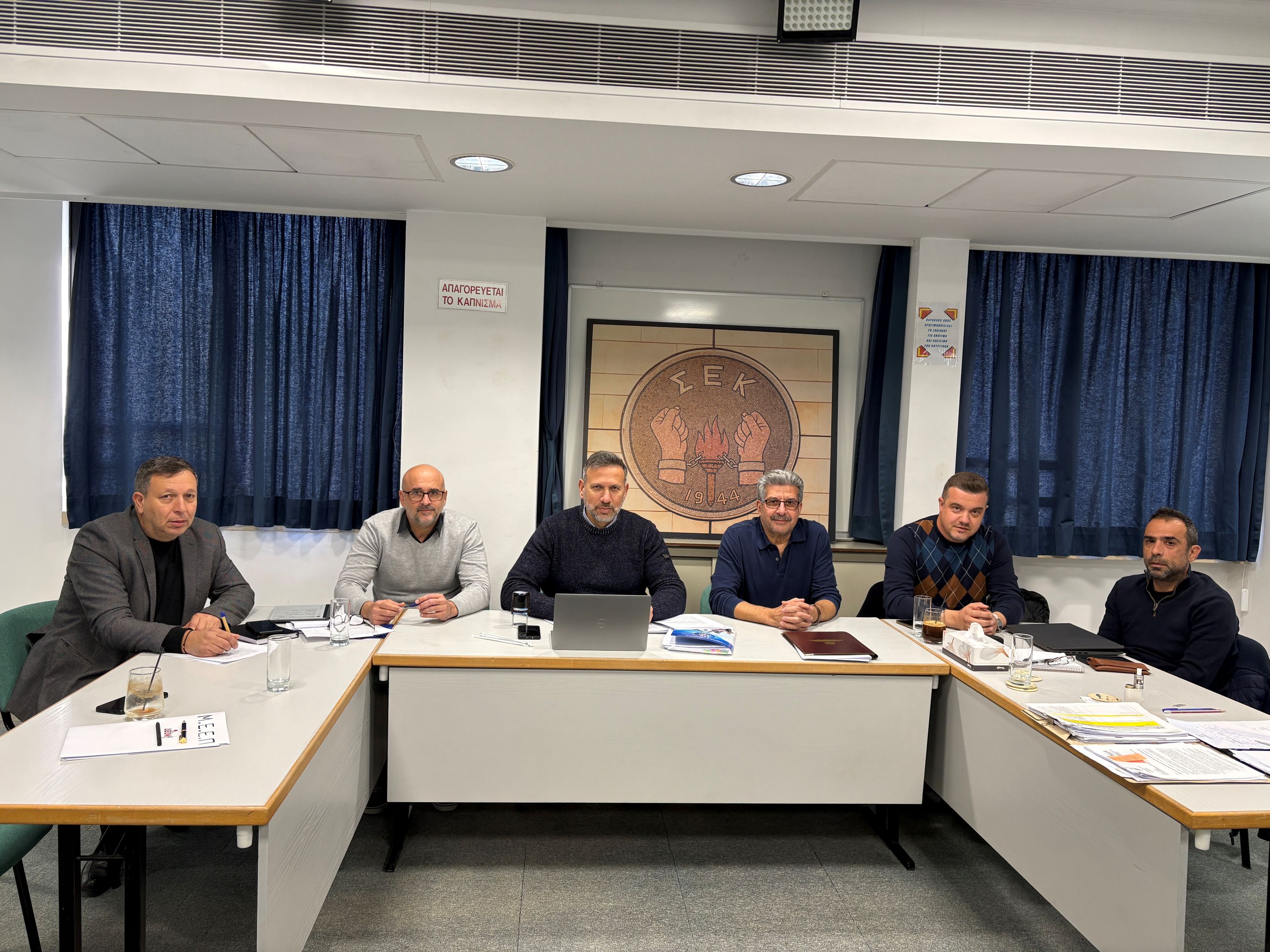 image Trade unions call on president to reconsider dropping hourly workers