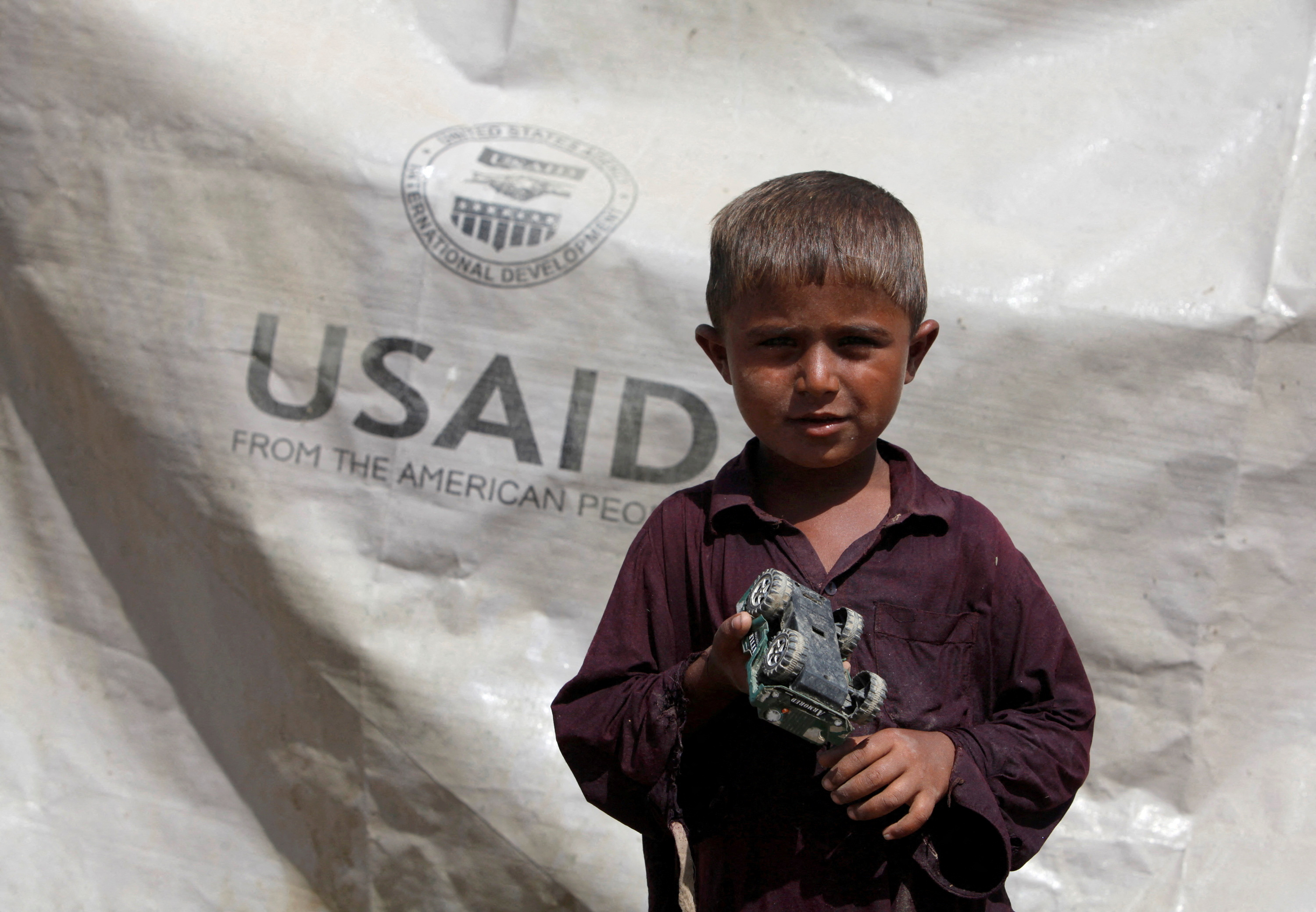 image Musk plans to shut down USAID, hopes to cut $1 trillion from the US deficit by next year