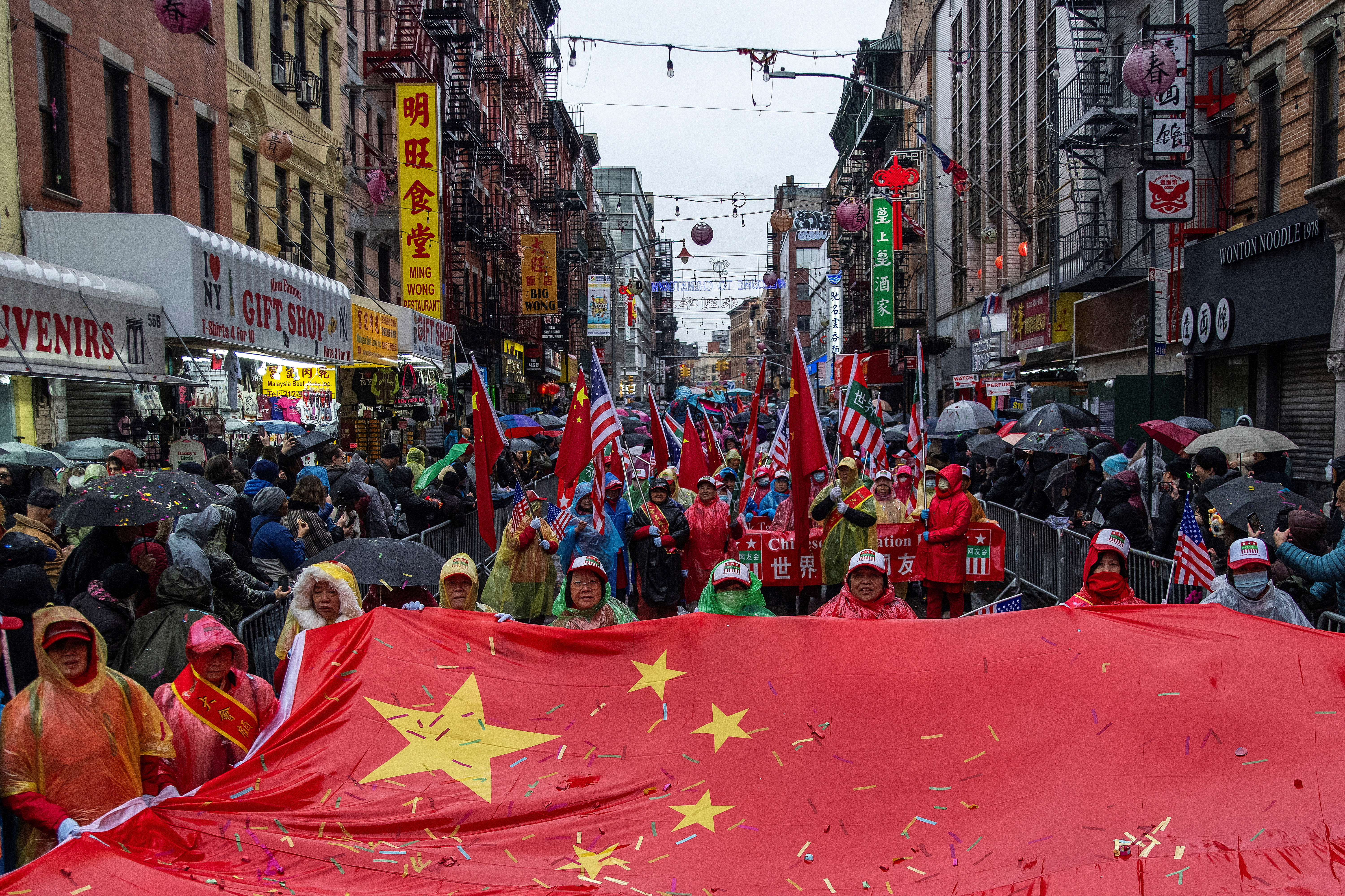 image Chinese take record 9 billion domestic trips during Lunar New Year, Xinhua reports