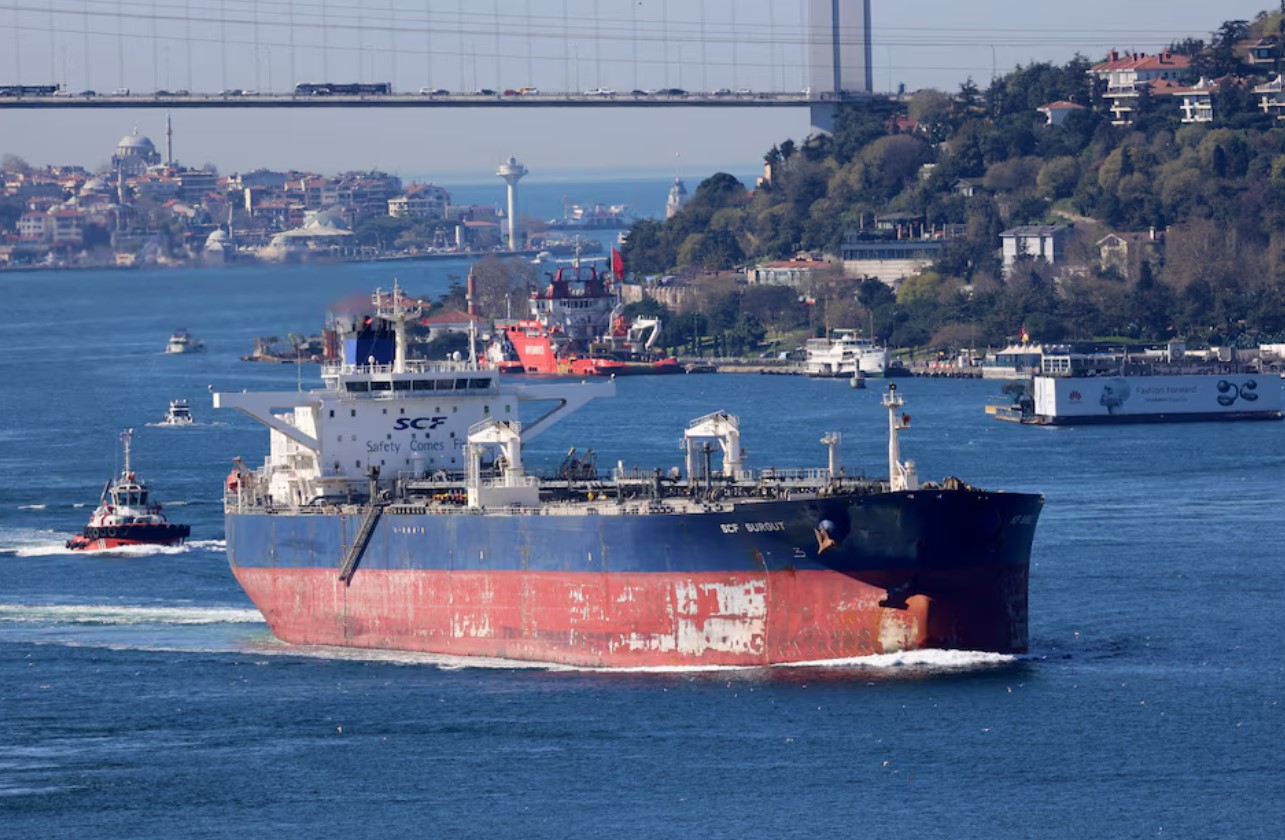 image US sanctions strand Iran, Russia oil on tankers, driving up crude costs