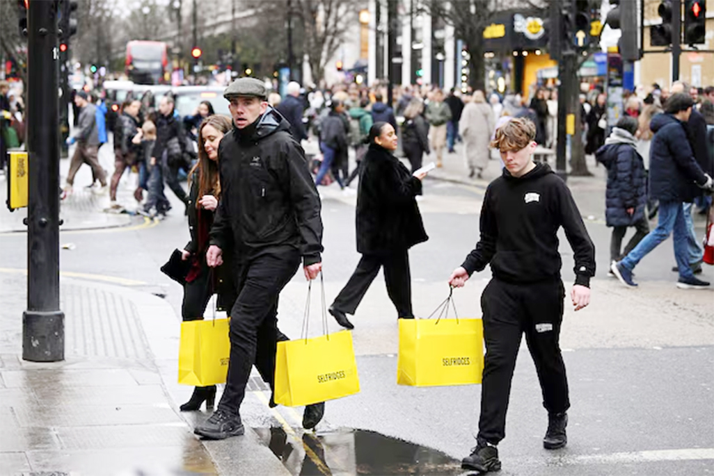 image UK consumers defy weak outlook to ramp up their spending