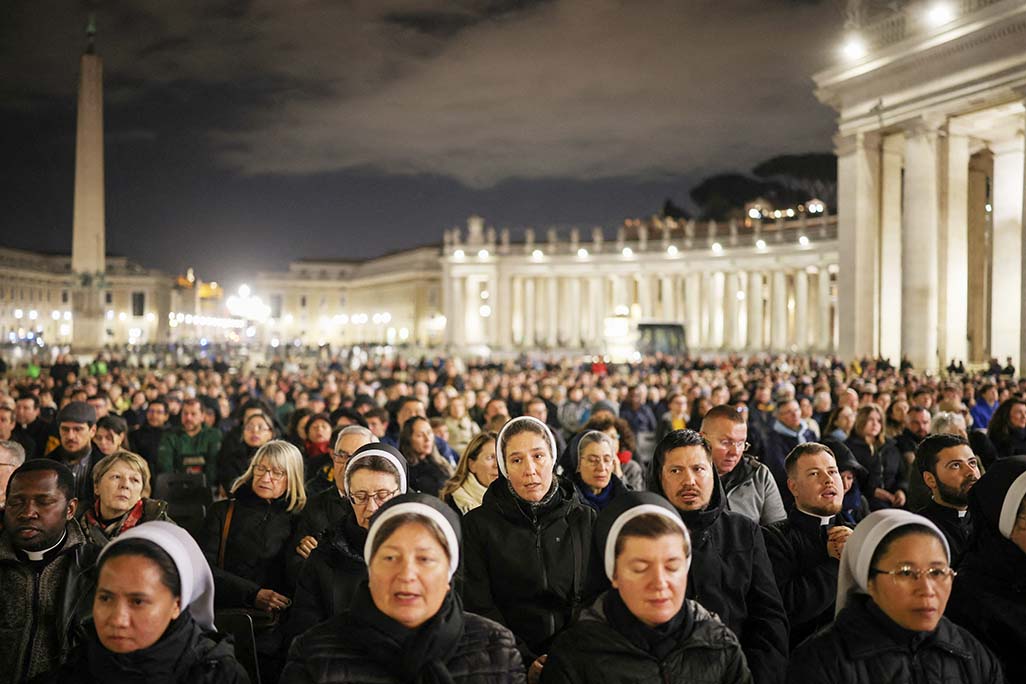 image Pope Francis, after setback, had a peaceful night, Vatican says
