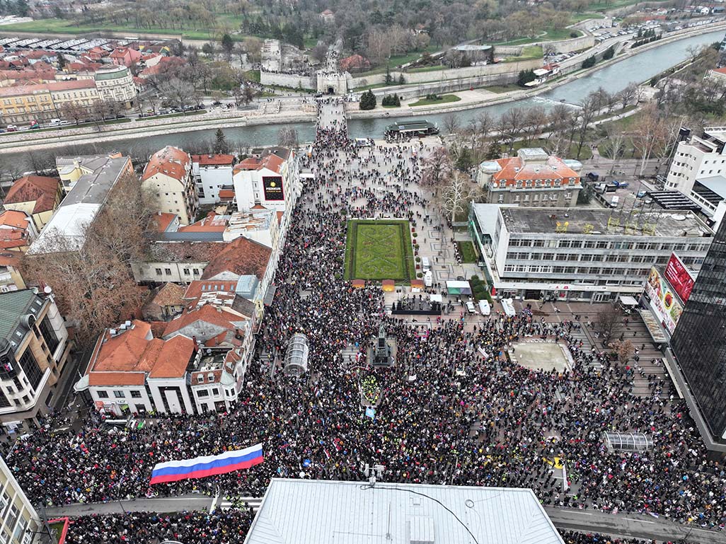 image Serbians hold silent protest to honour railway station victims
