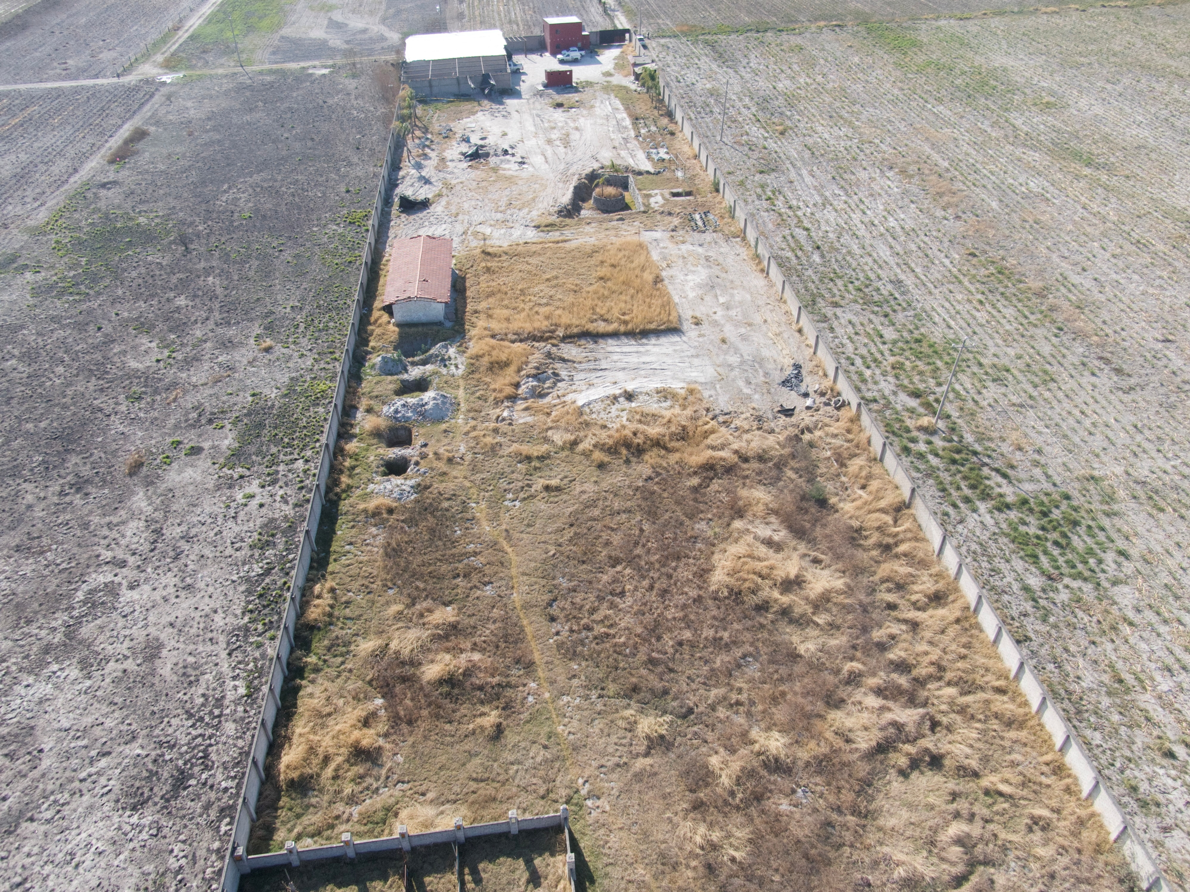 image Mexicans hope uncovered mass grave sheds light on missing relatives