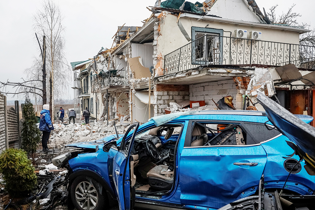 image Trump, Zelenskiy pledge in phone call to work for end to war in Ukraine