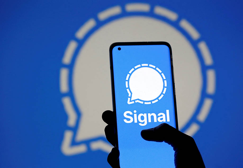 image Democrats urge probe of war plans discussion on group chat