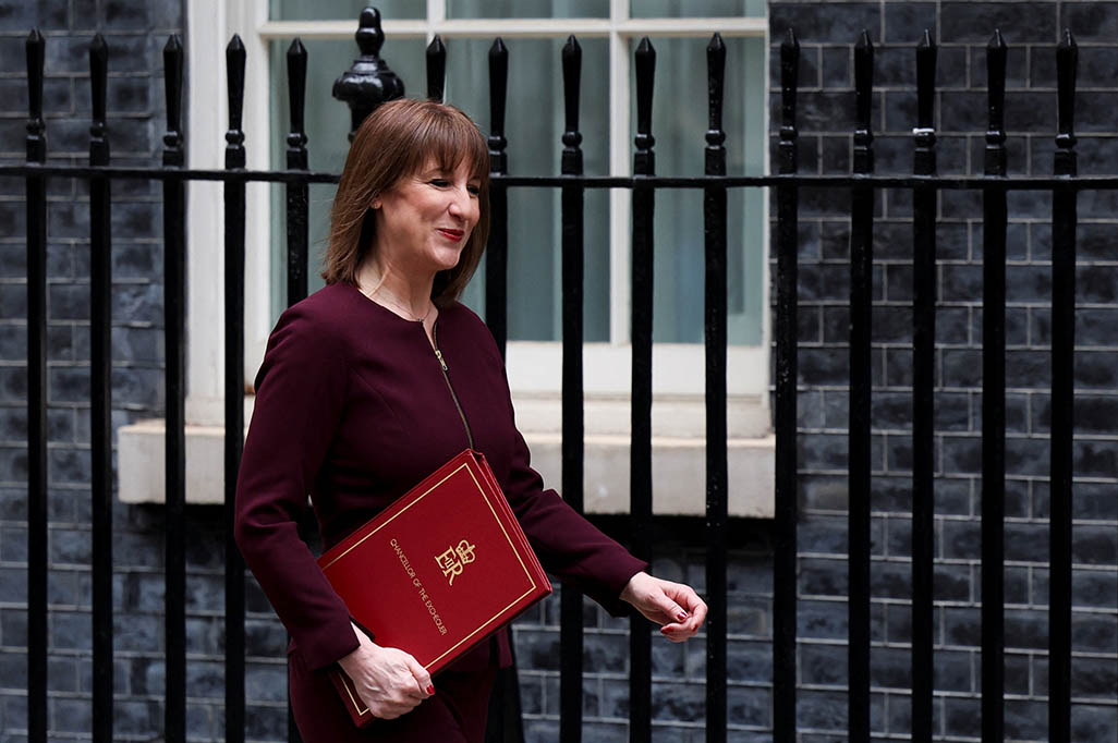 image UK Chancellor trims spending plans in face of slowing economy