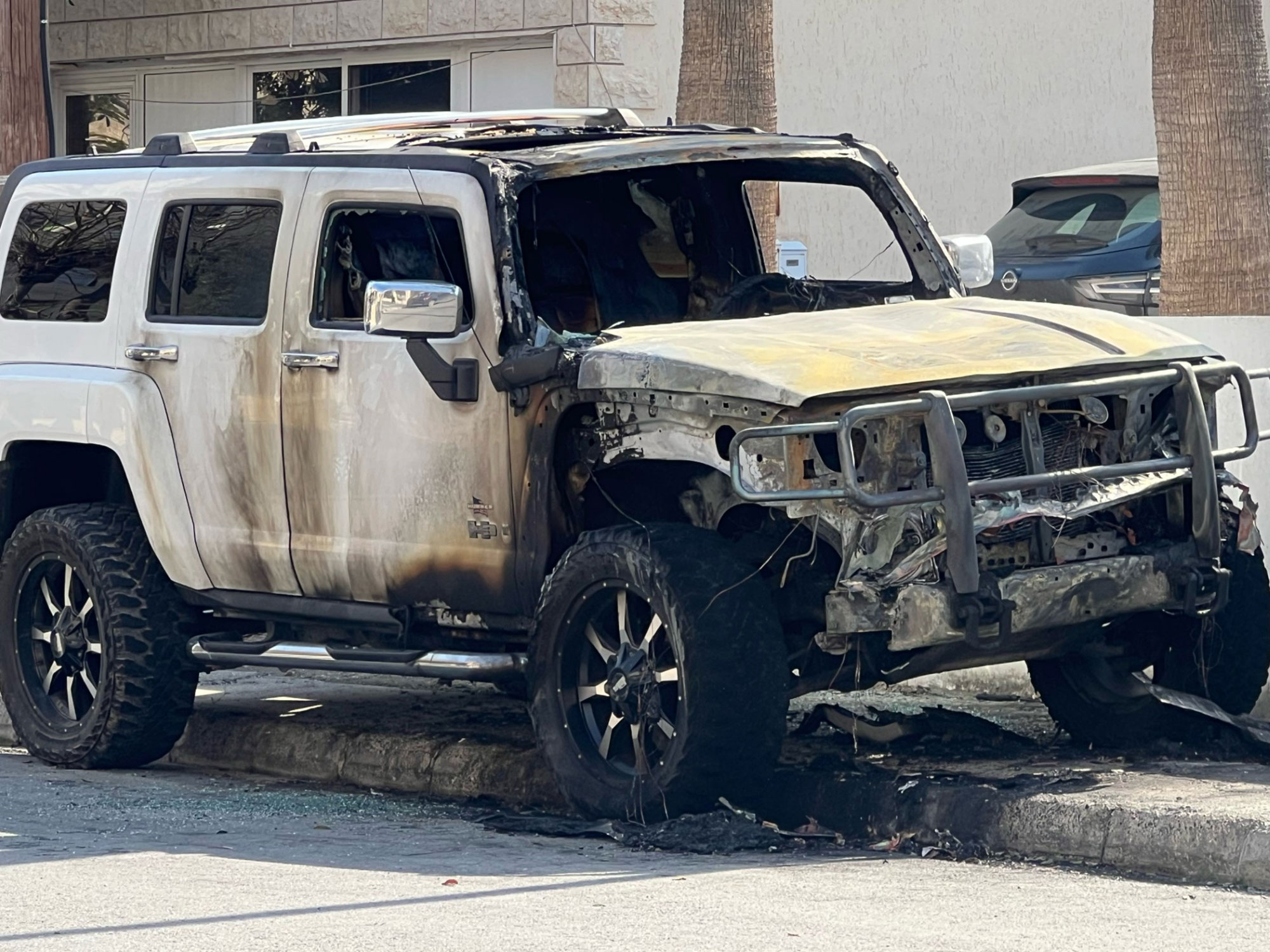 image Vehicle destroyed by fire in Larnaca