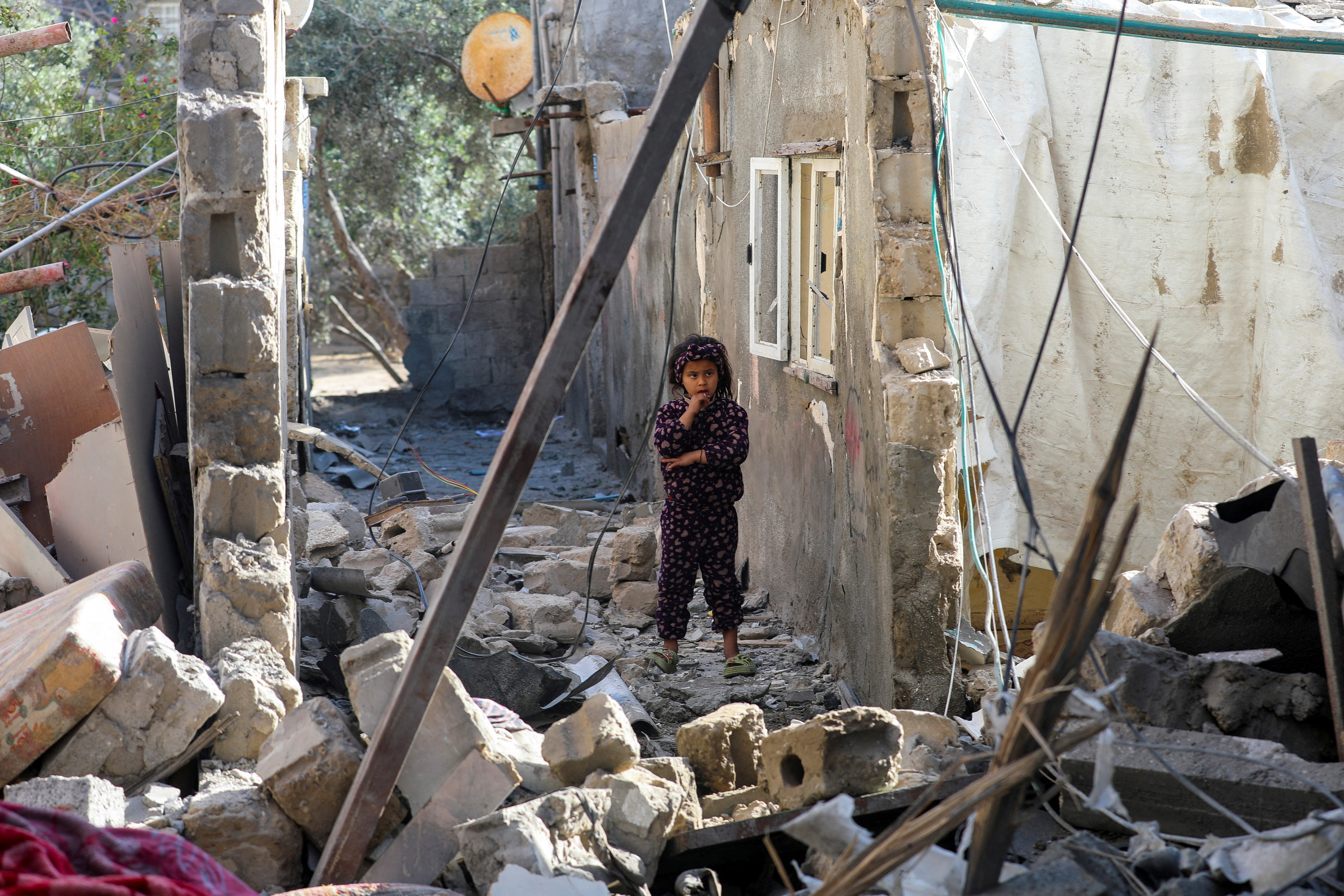 image Israeli strikes kill 23 in Gaza, military expands evacuation orders