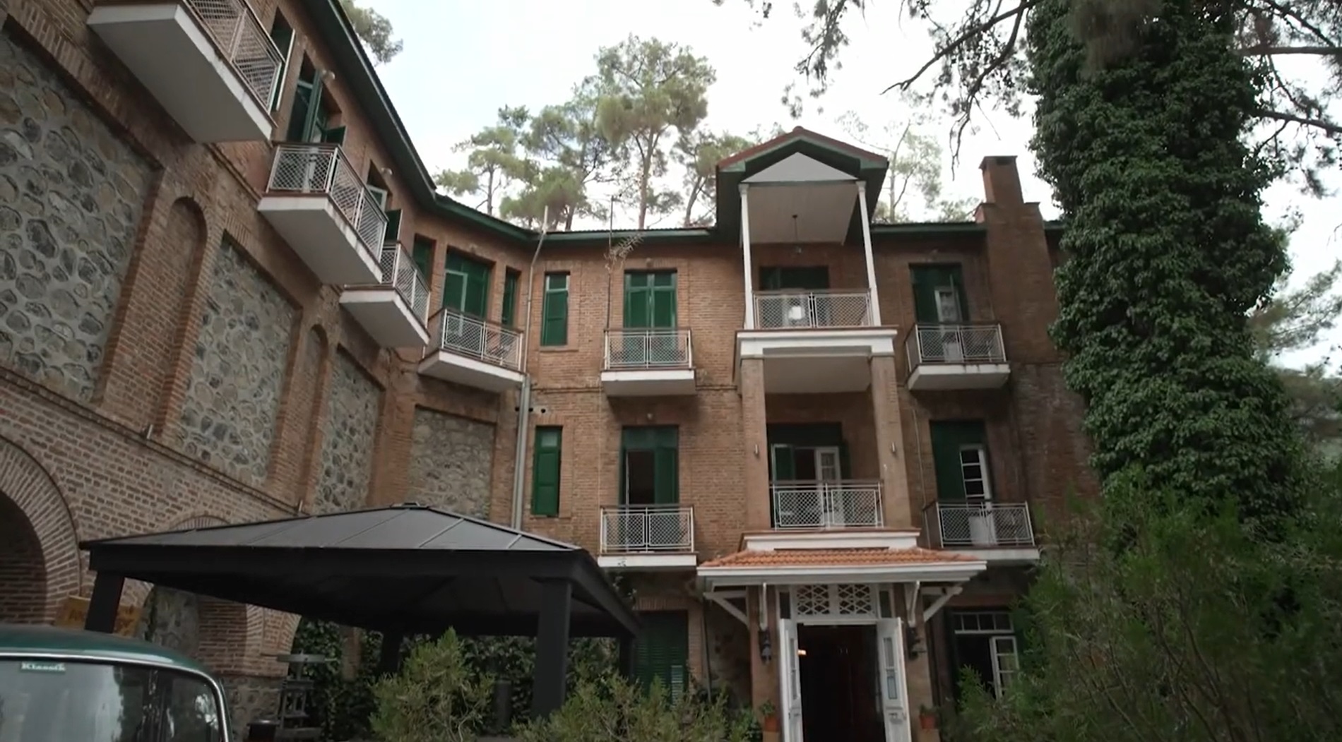 image Platres hotel to reopen after renovation