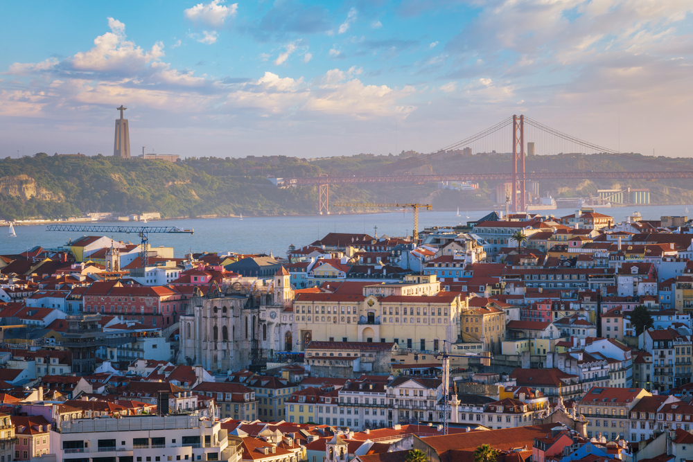 cover At least three people killed, many injured in Lisbon funicular crash