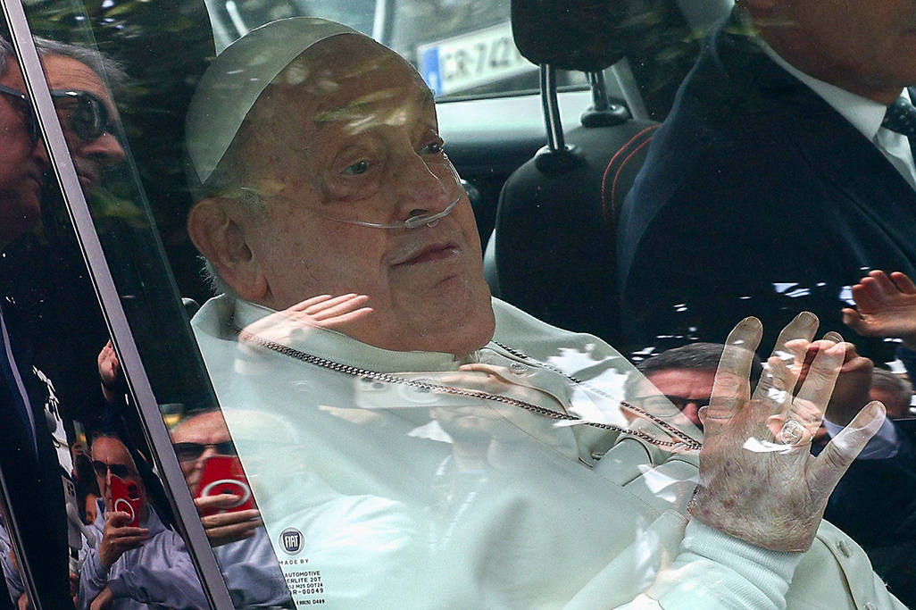image Pope Francis returns to Vatican, but remains out of public view