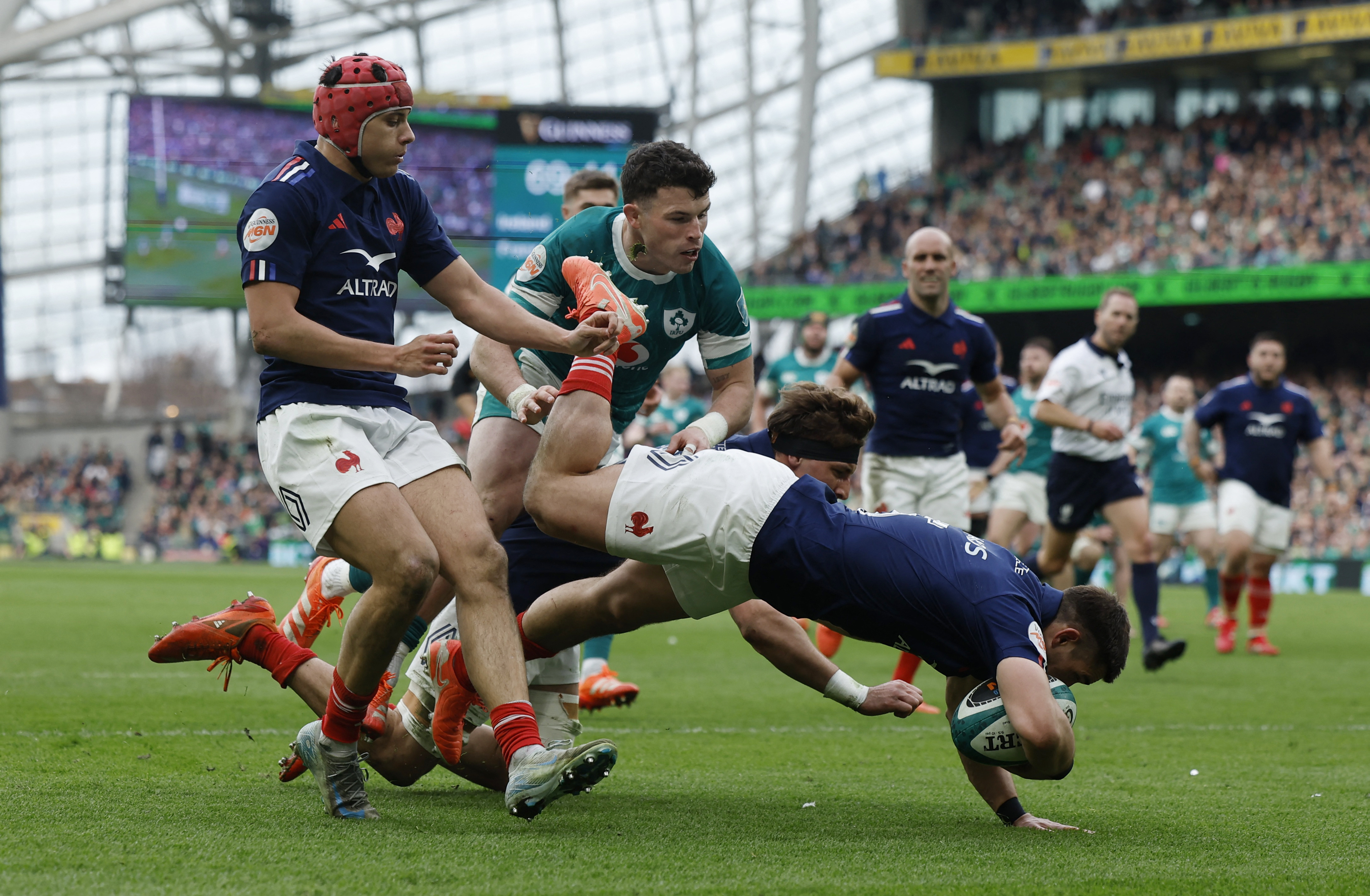 image France crush Ireland to go top in Six Nations but lose Dupont