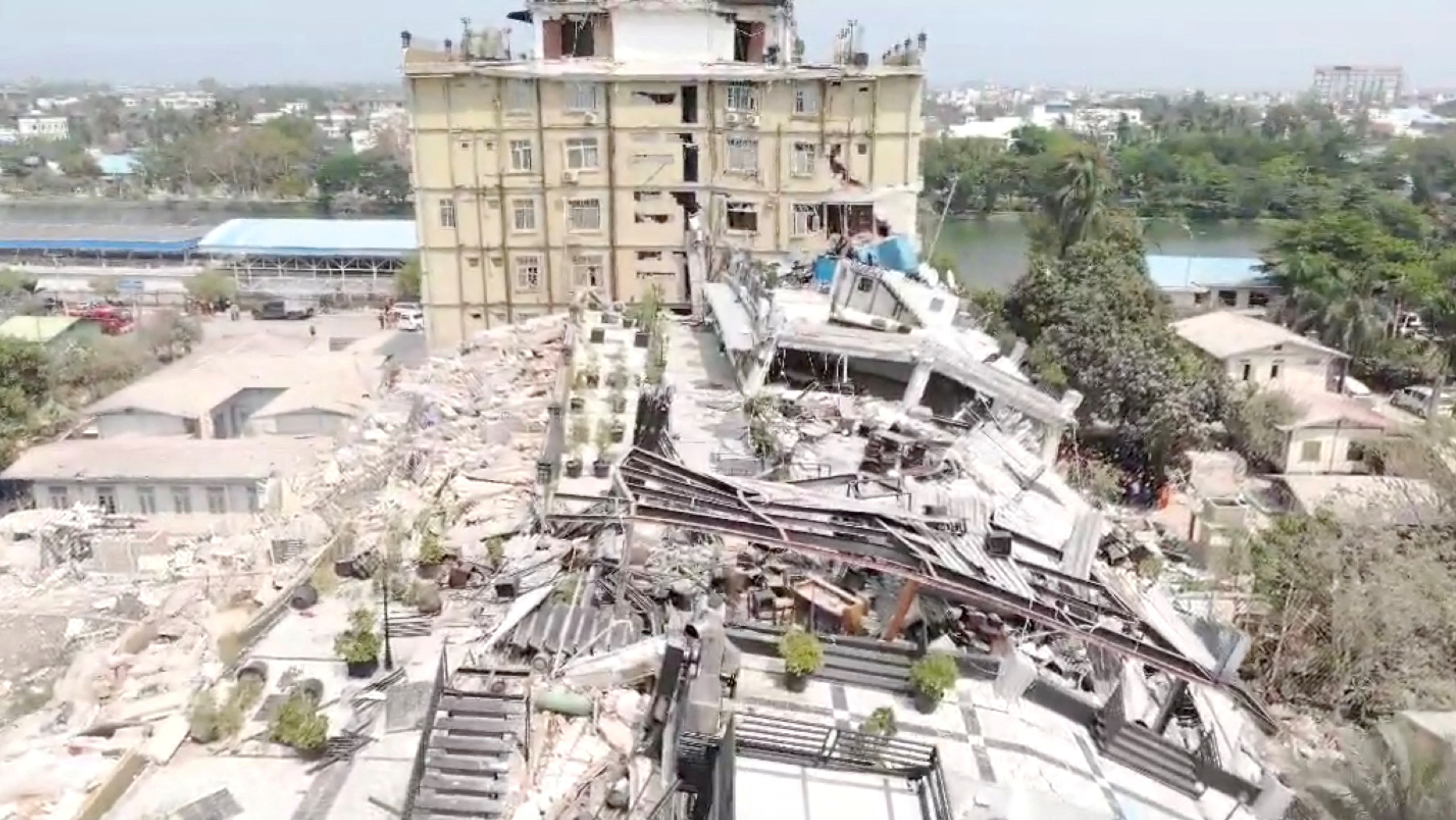 image Myanmar quake survivors without food, shelter as aftershock fears linger