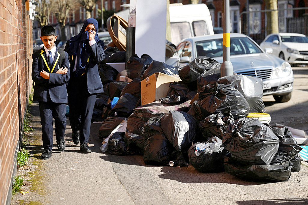 image Rats feasting on rubbish lead to health warnings in Britain&#8217;s second city