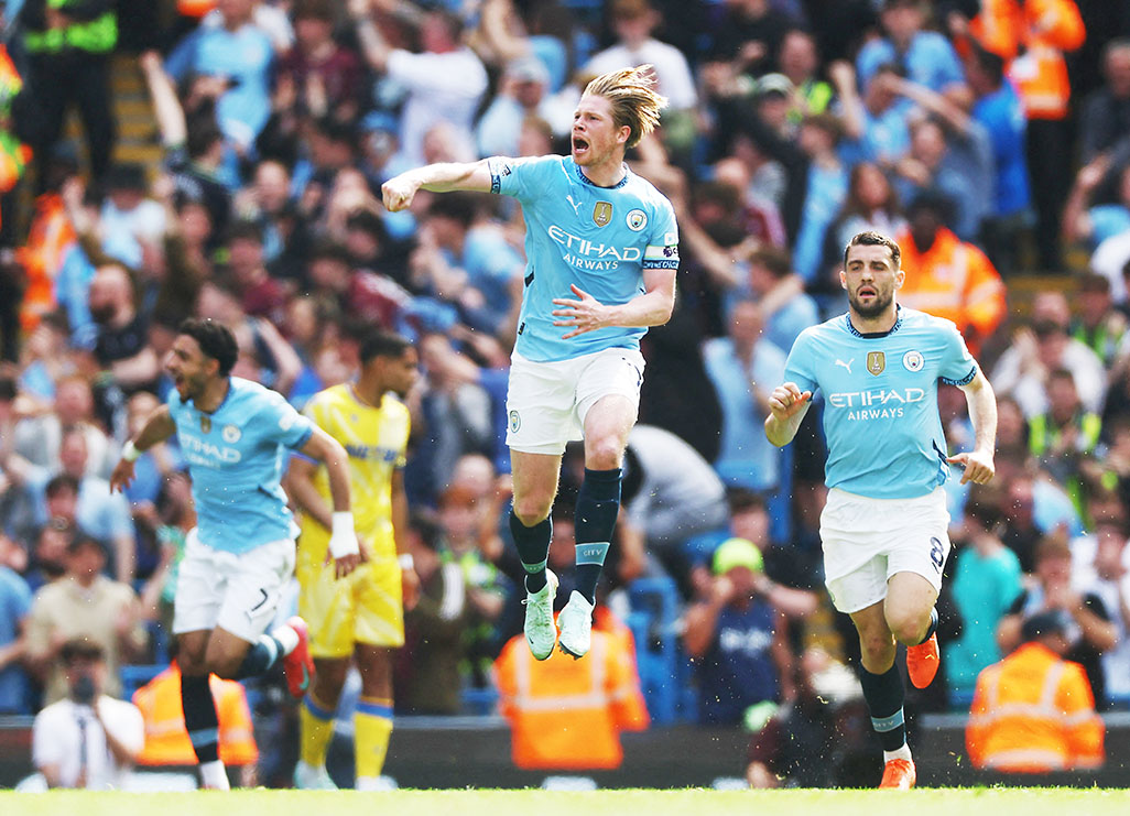 image De Bruyne shines as Man City roar back to crush Palace 5-2