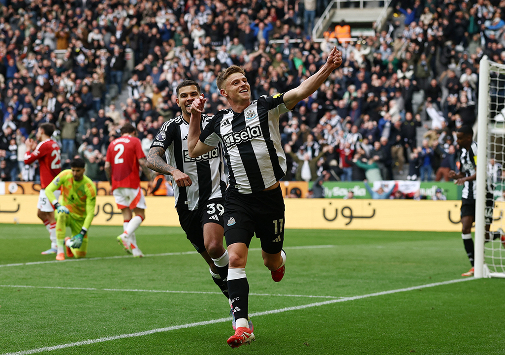 image Newcastle up to fourth after thrashing hapless Man Utd