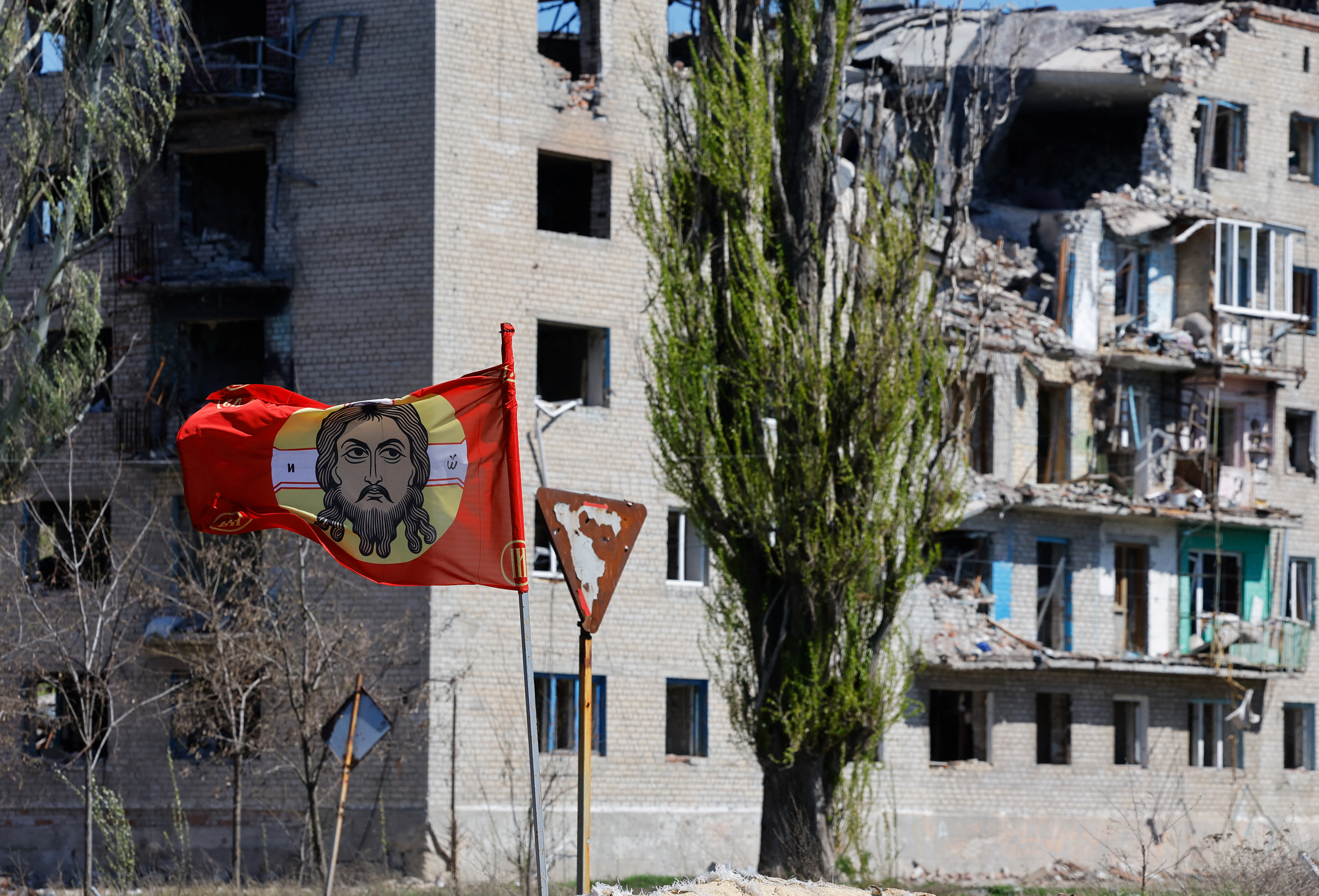 cover Russian army &#8216;trying to create impression&#8217; of Easter ceasefire says Zelenskiy