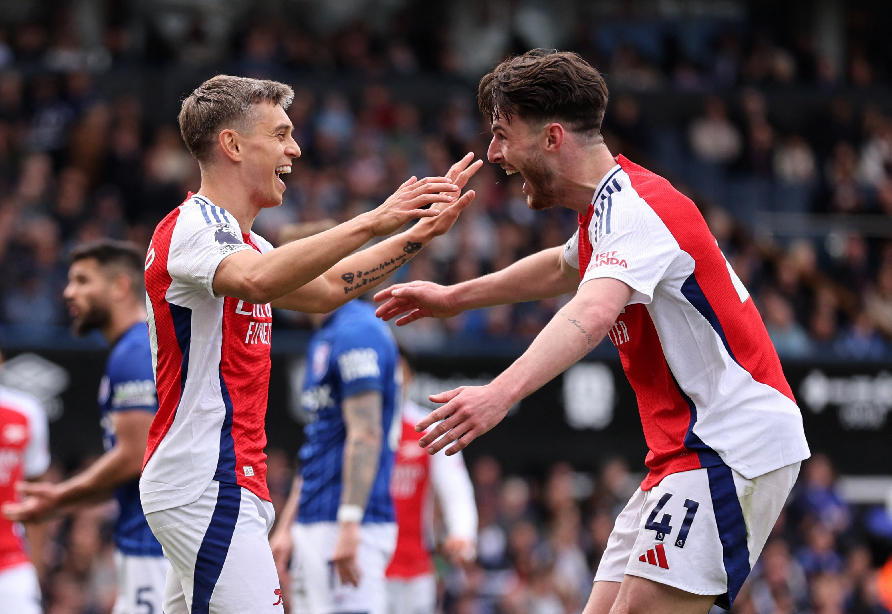image Arsenal crush Ipswich 4-0 to delay Liverpool title party