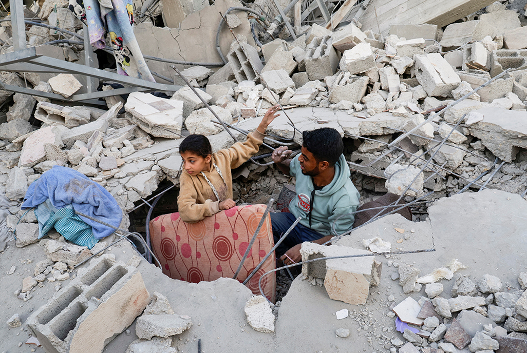 image Israel steps up Gaza strikes; polio vaccination halted by blockade