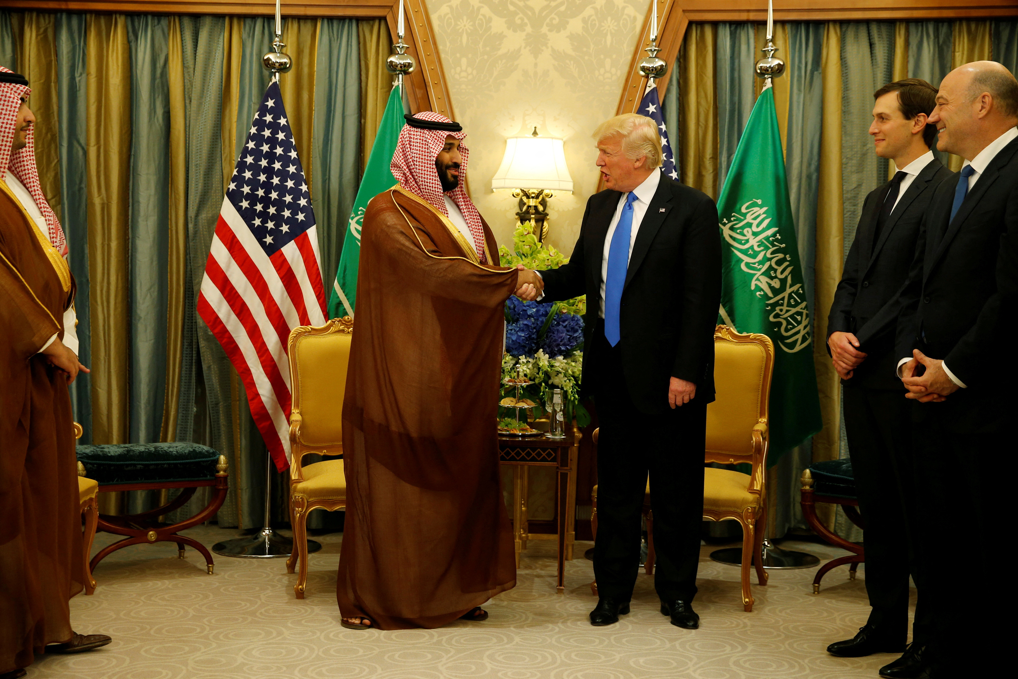 image Trump poised to offer Saudi Arabia over $100 billion arms package