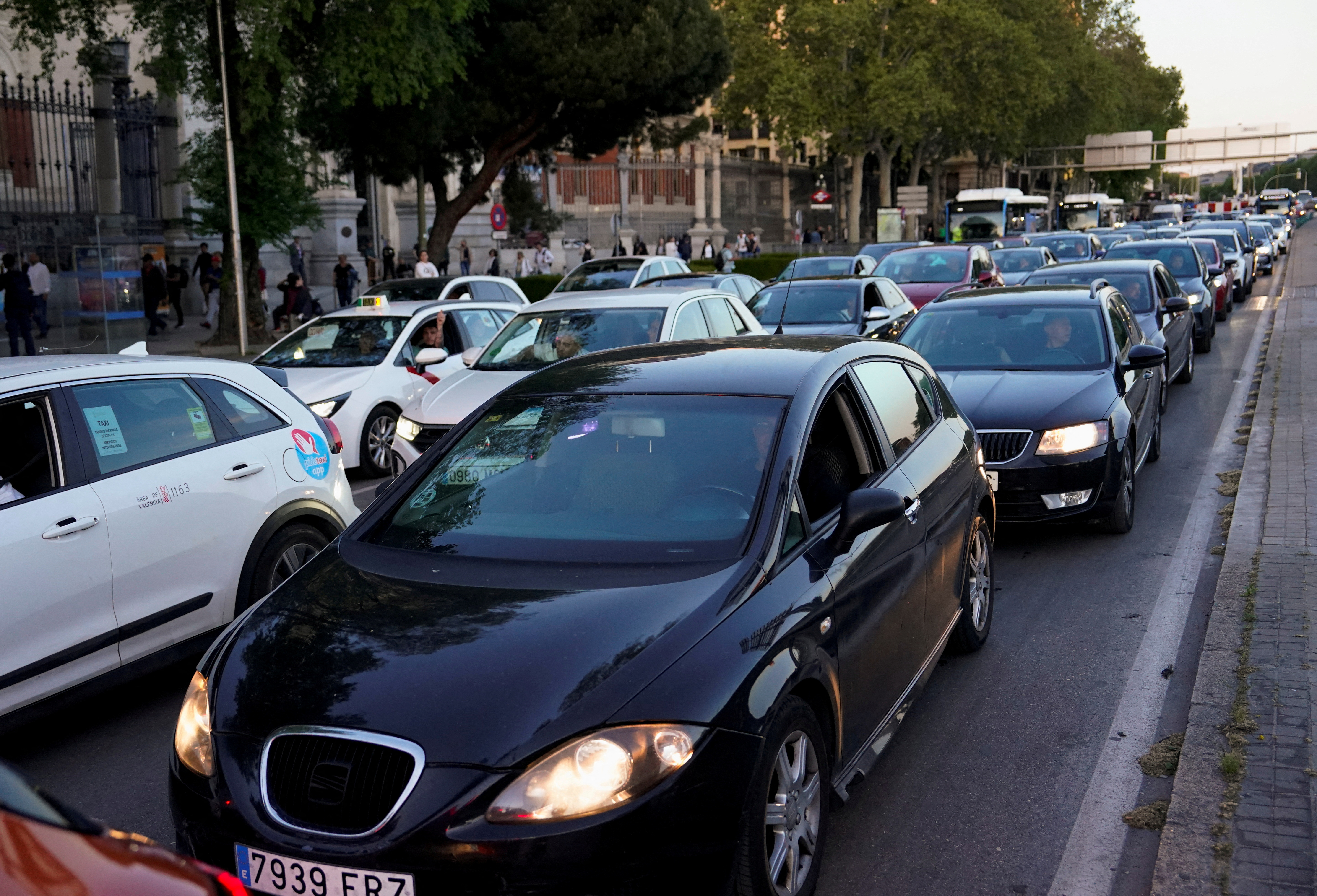 image Power begins to return after huge outage hits Spain and Portugal, no indication of cyberattack